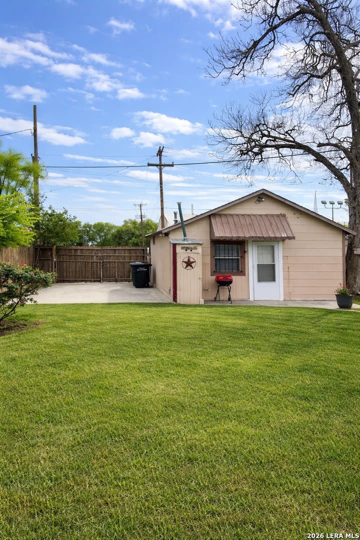 810 Haggin St – photo 2