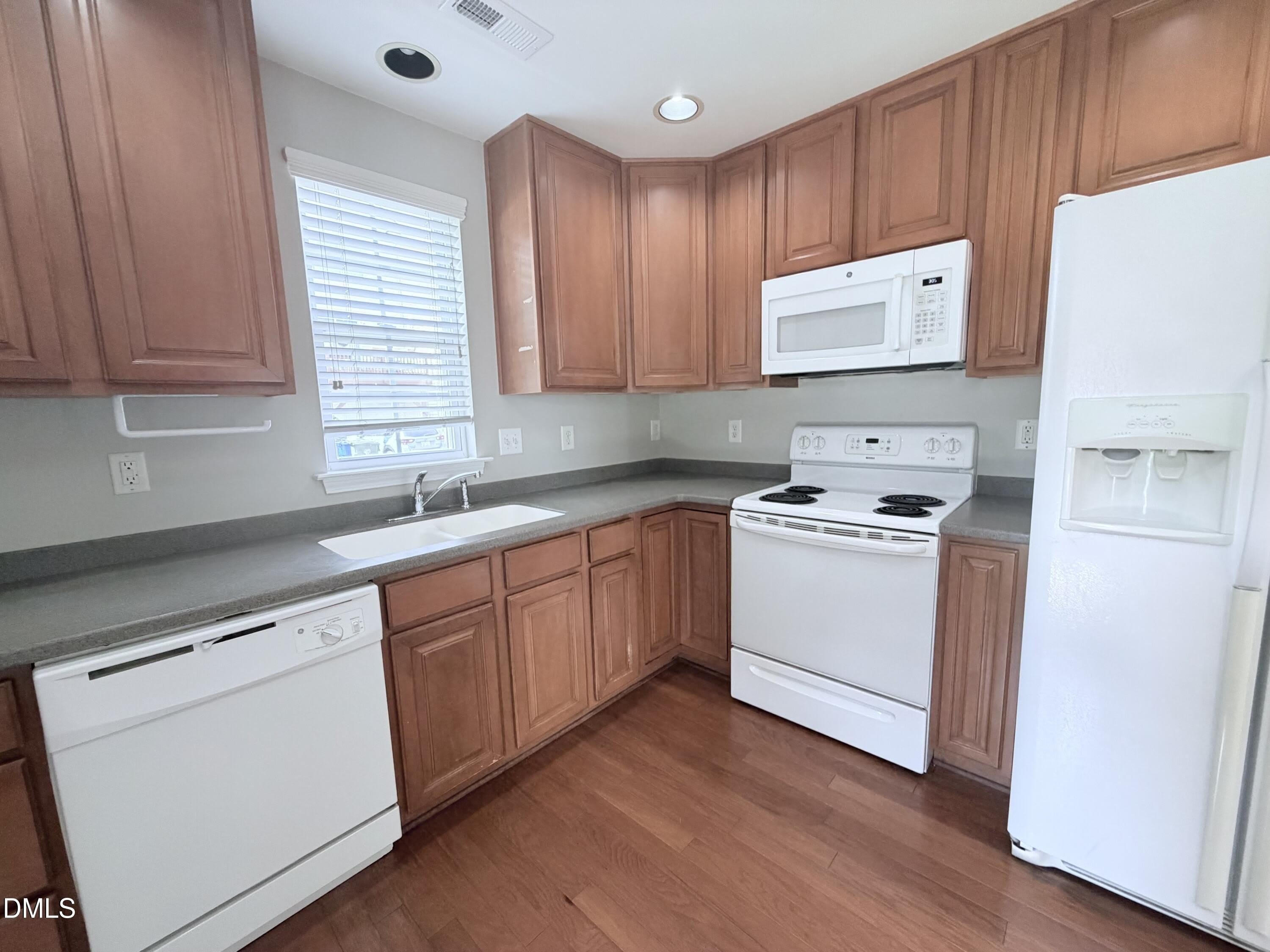 9812 Grettle Court – photo 4