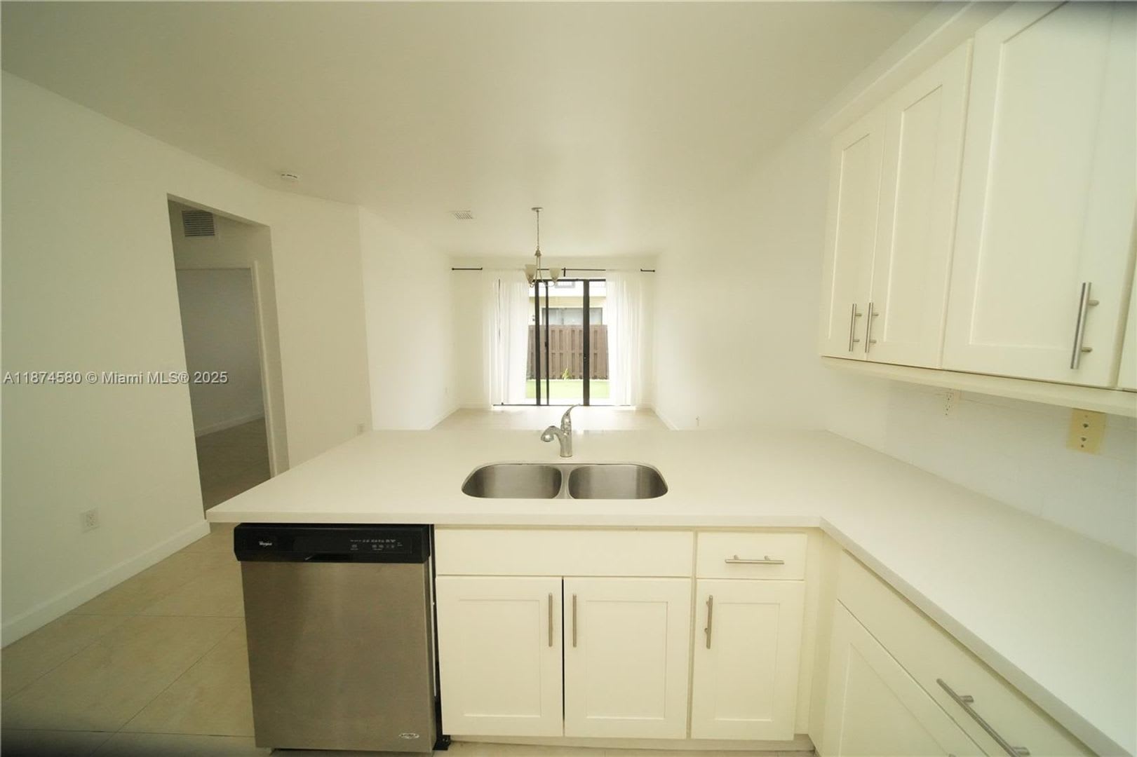 10457 NW 61st Street, Doral, FL 33178 – photo 2