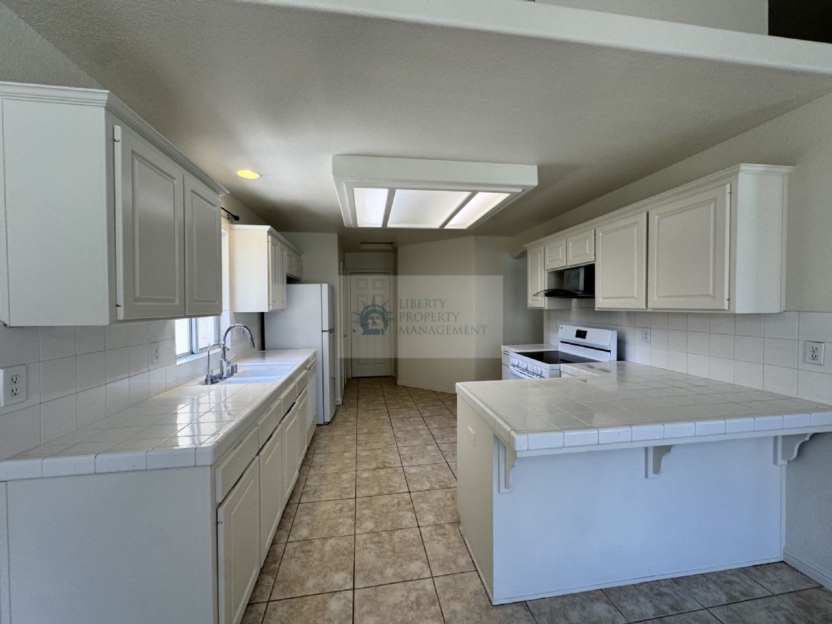 135 Decatur Ave – photo 5