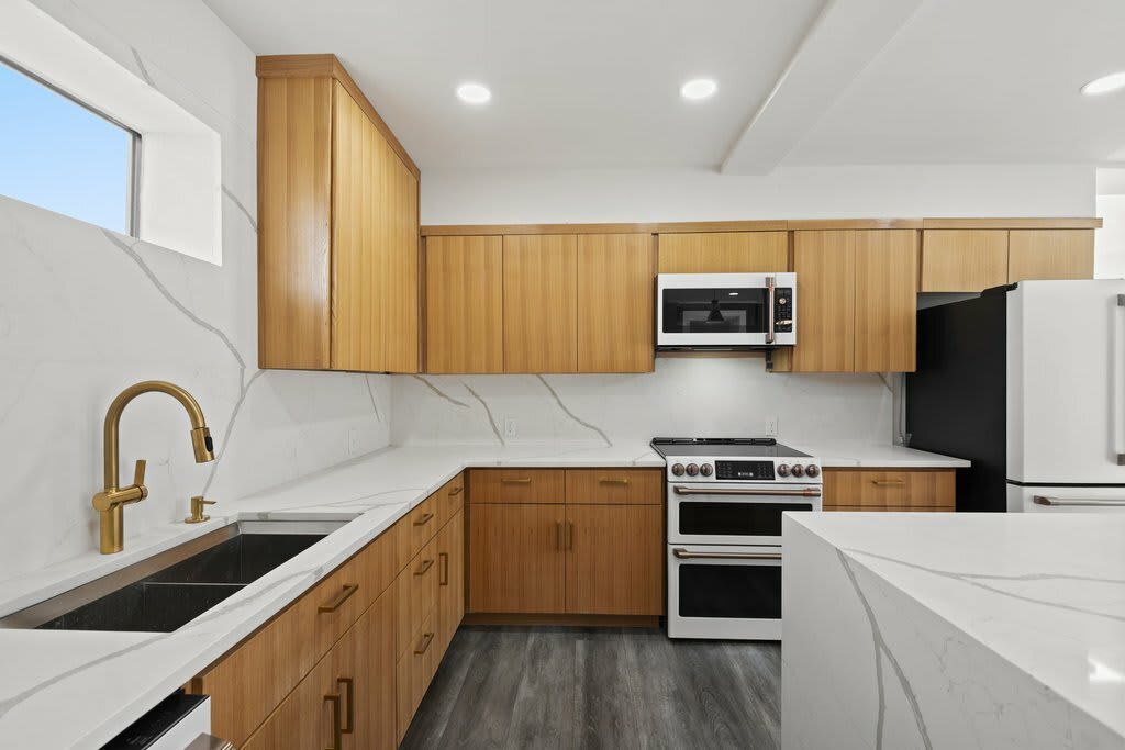 8610 Grandview Drive – photo 3
