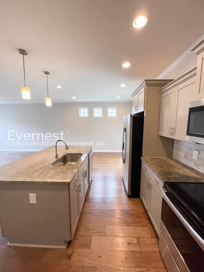 1212 Ewing Way – photo 4