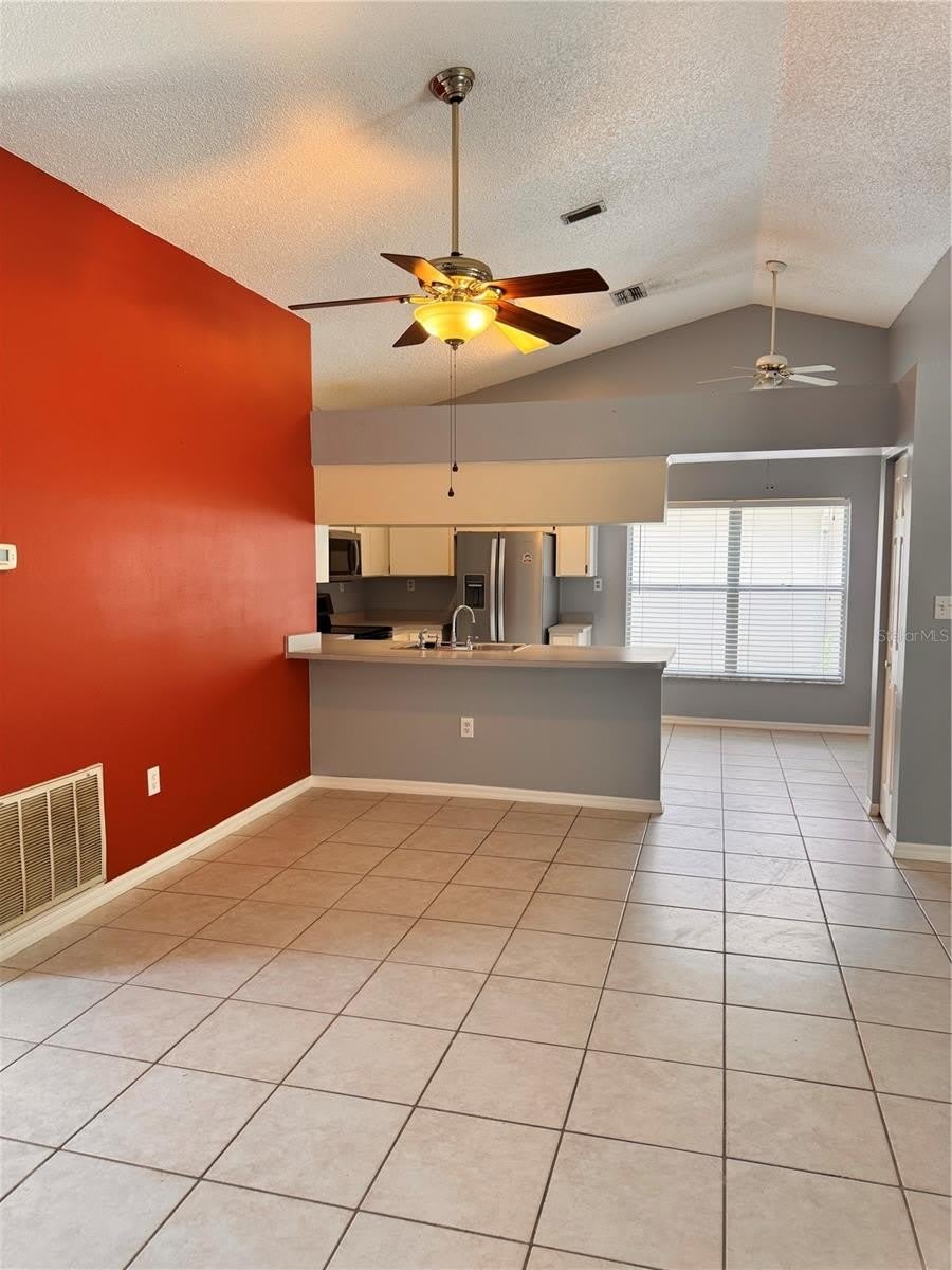 2070 SARAH LOUISE Drive – photo 5