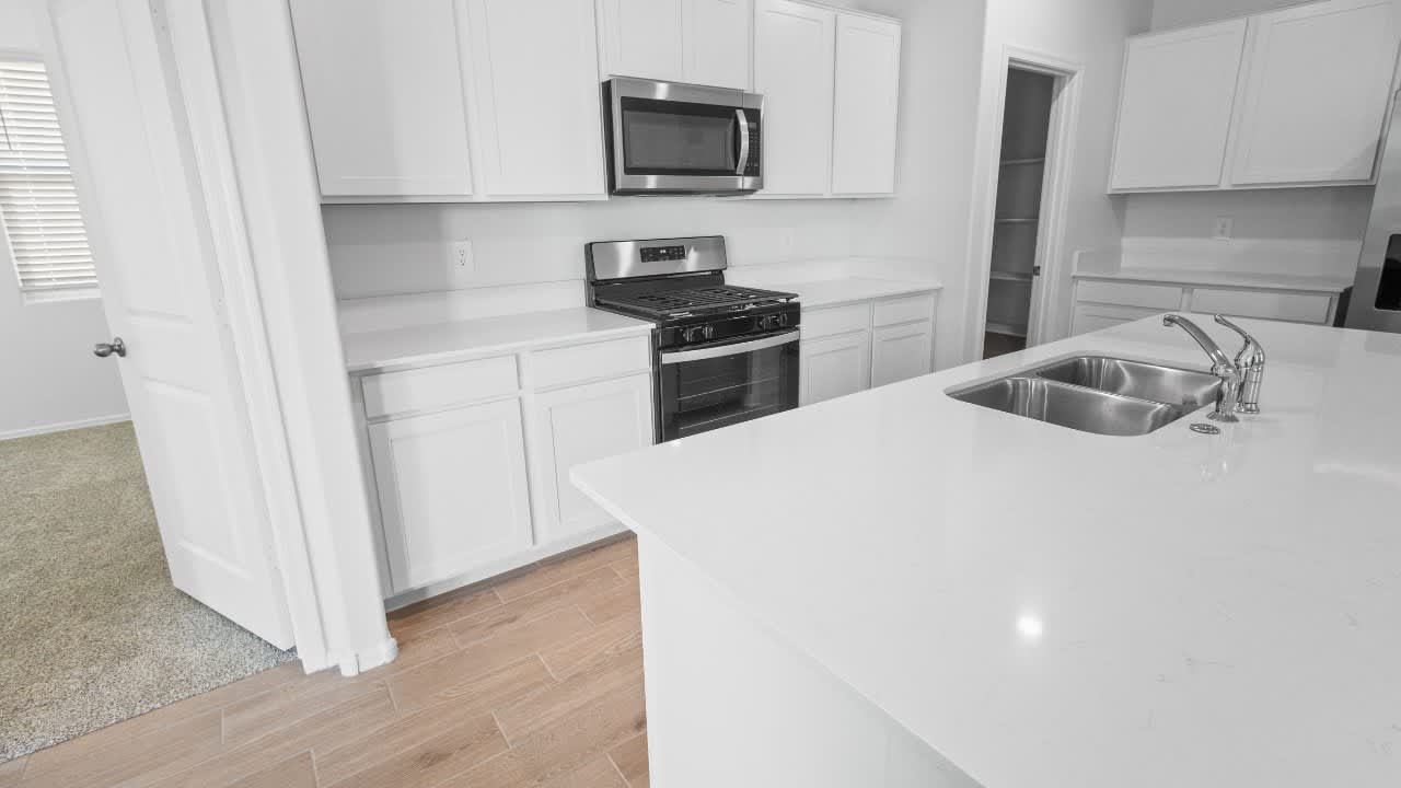 18351 W Hackamore Dr – photo 5