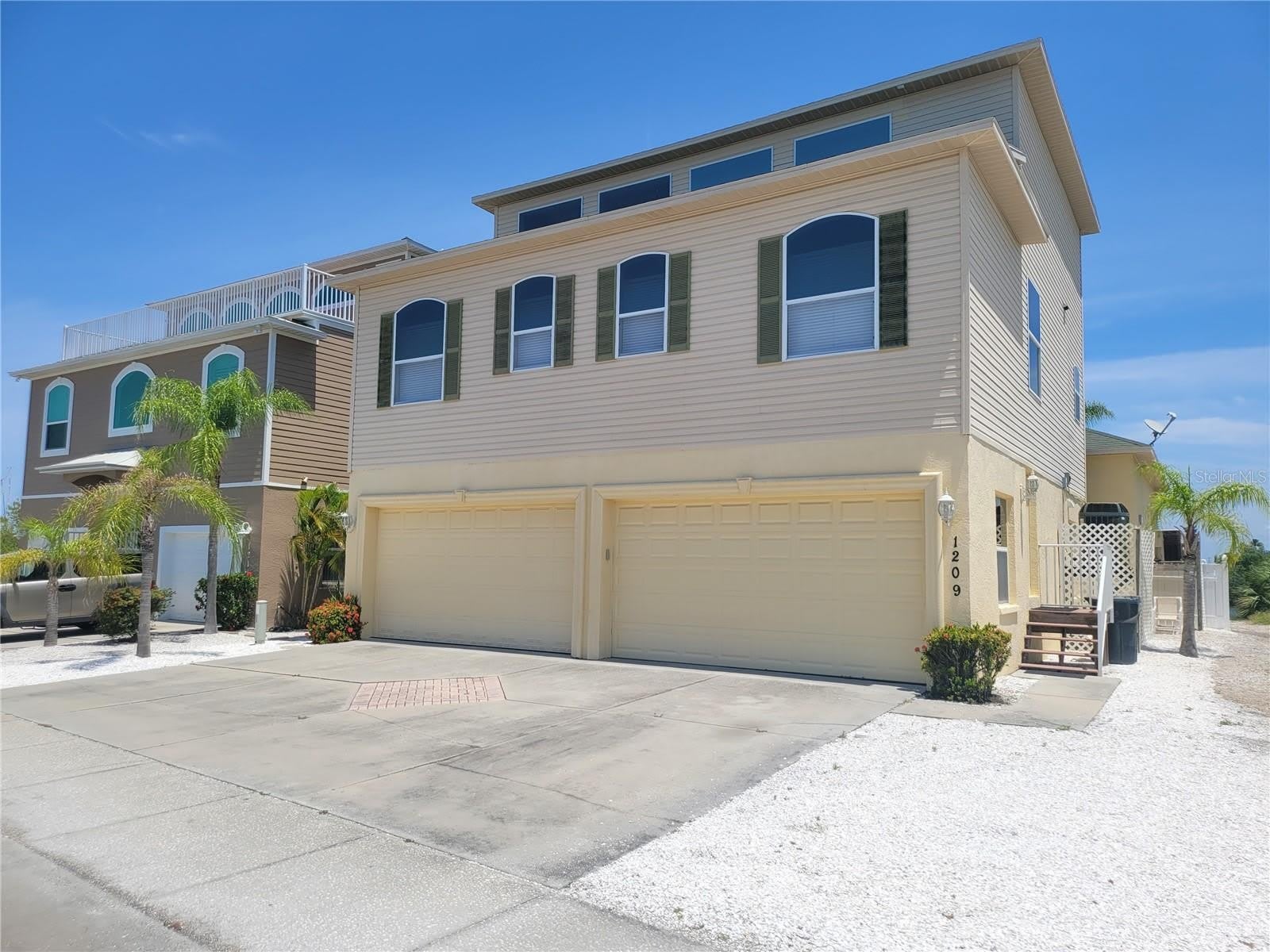 1209 APOLLO BEACH Boulevard – photo 2