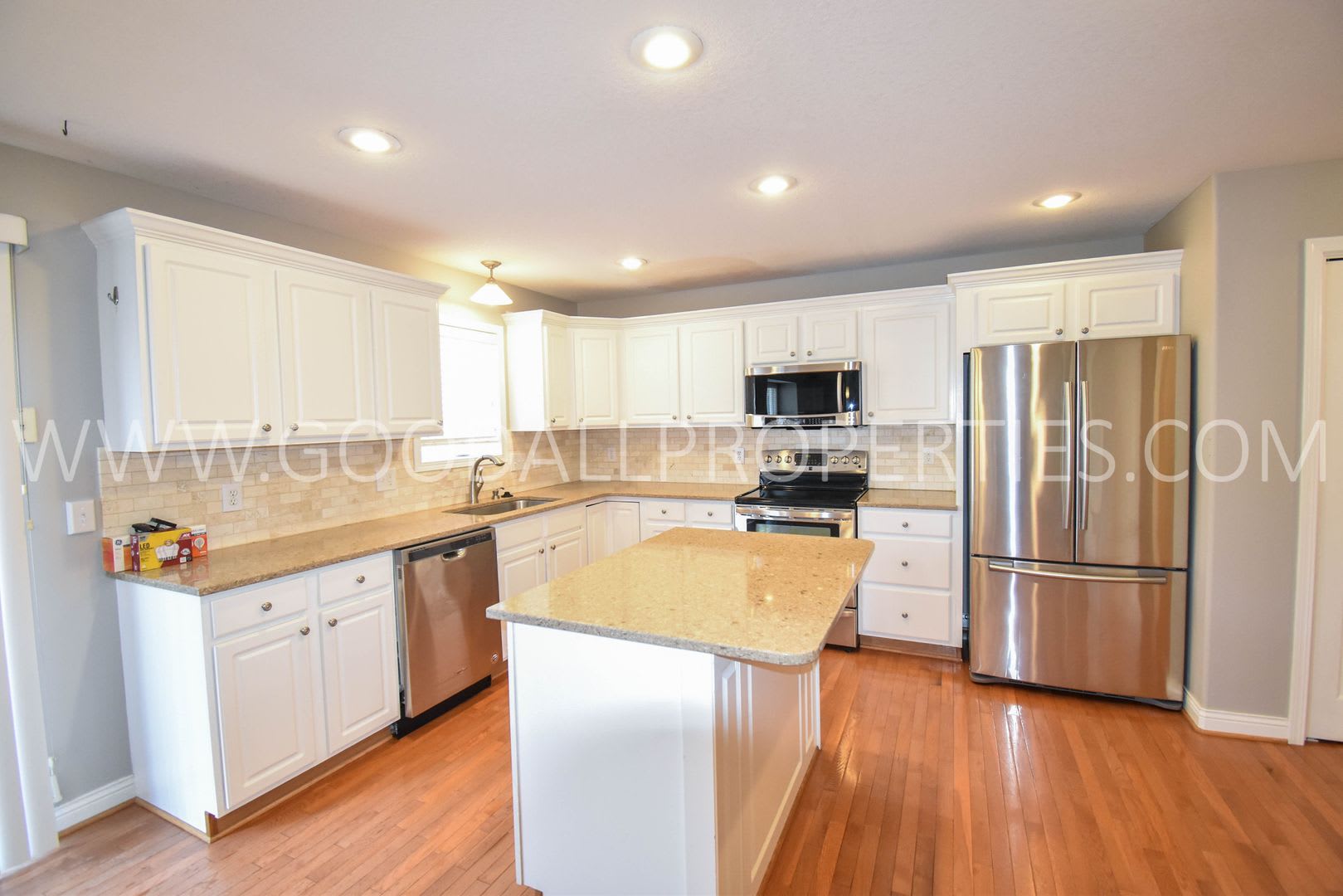 Spacious 3-Bedroom West Des Moines Home with Finished Basement & 2-Car Garage – photo 5