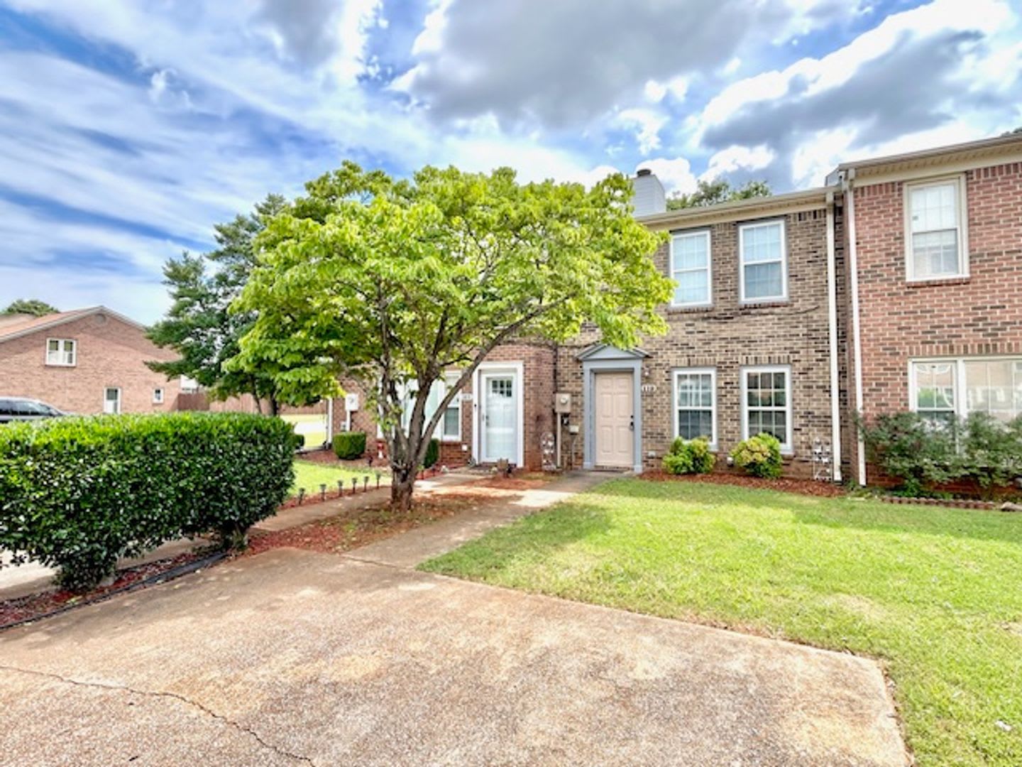 Beautiful Townhome in the Heart of Madison! MOVE IN SPECIAL! – photo 4