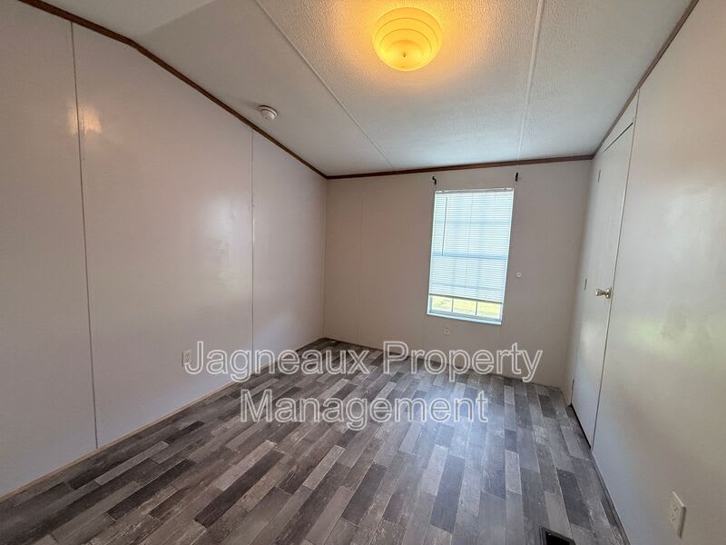 2214 Center St – photo 2