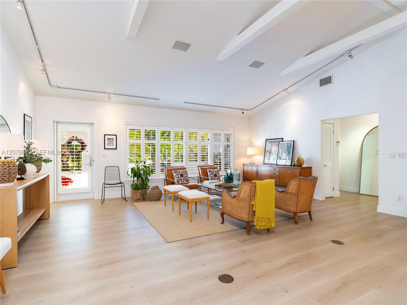 5510 San Vicente Street – photo 5