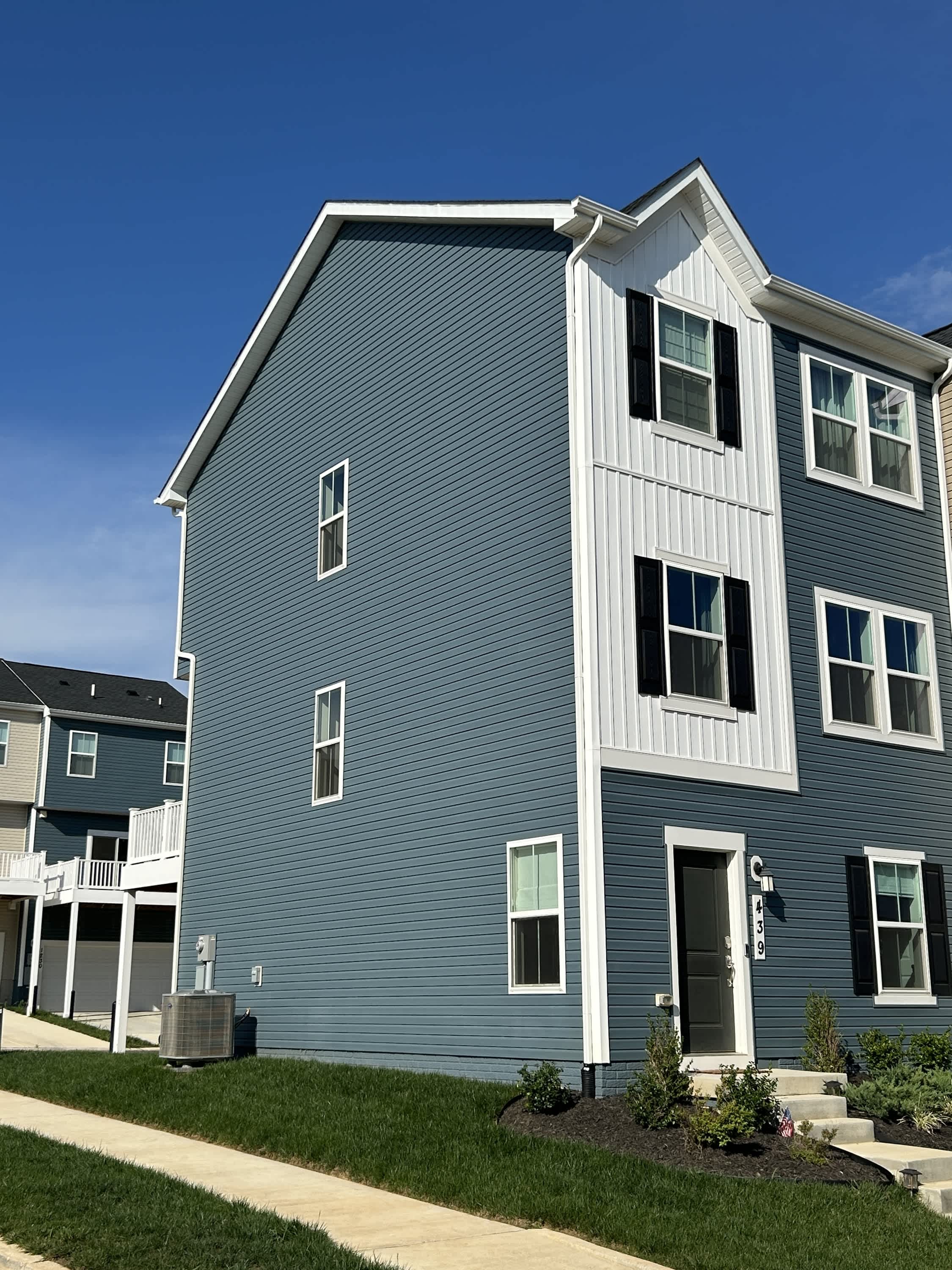439 17Th Avenue – photo 2