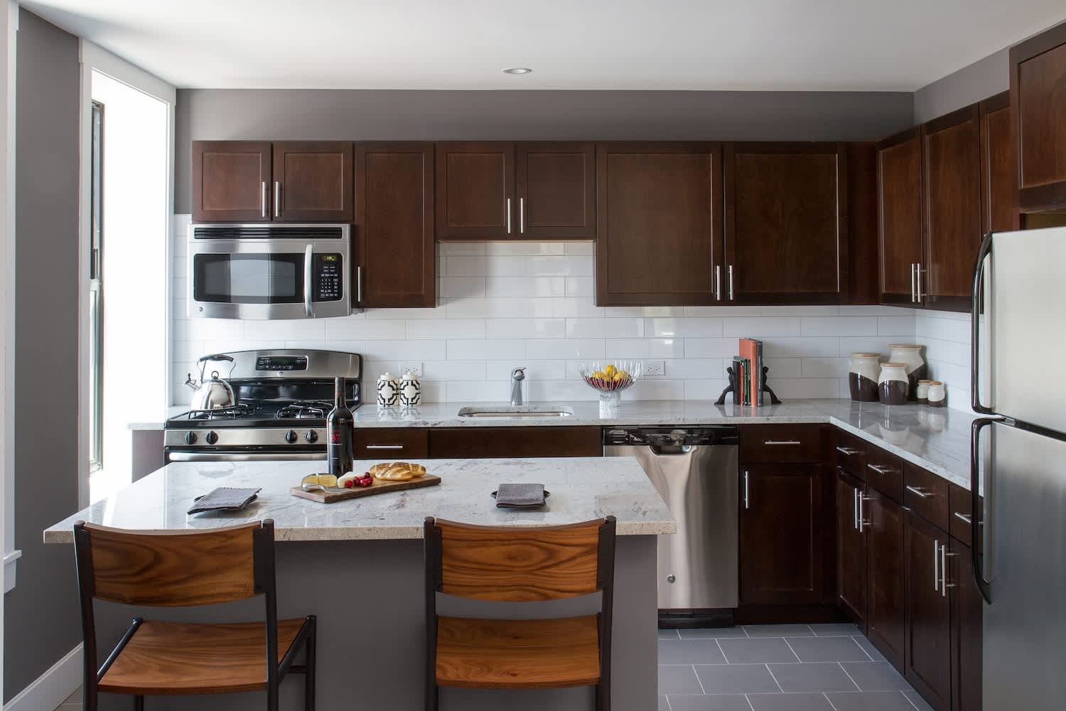Shoreland Apartments – photo 1