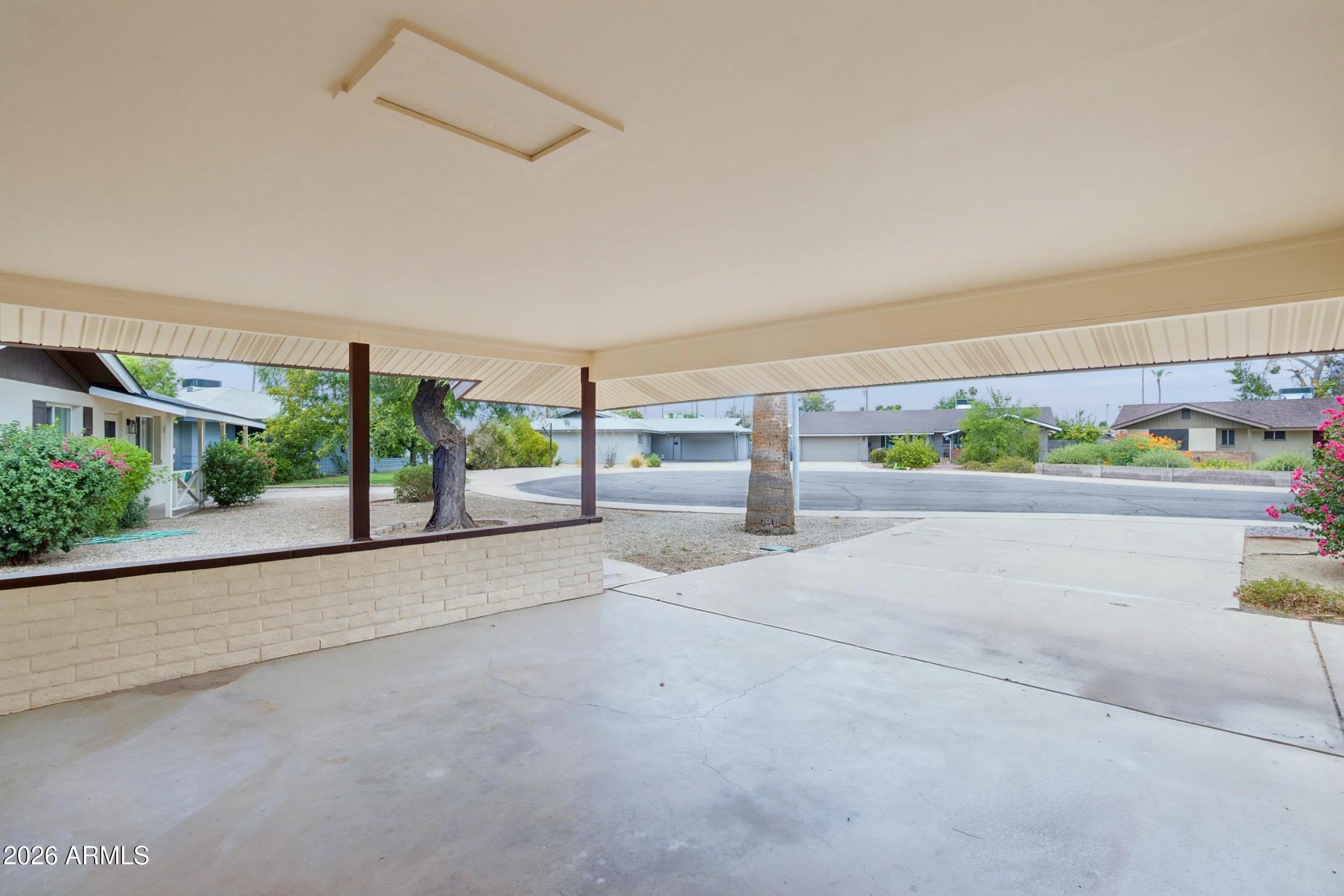 1014 E BALBOA Circle – photo 3
