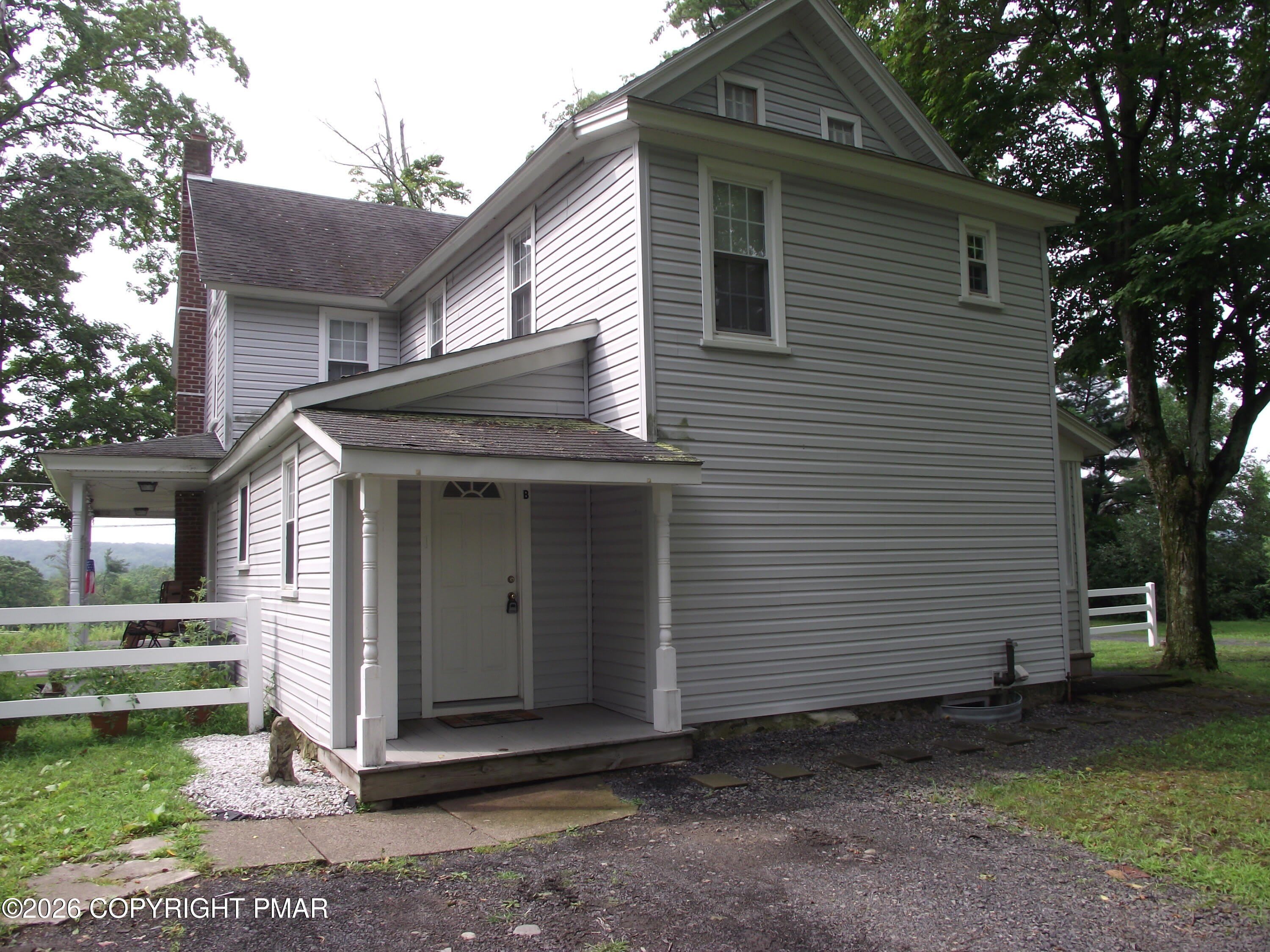 567 Greenview Drive – photo 2