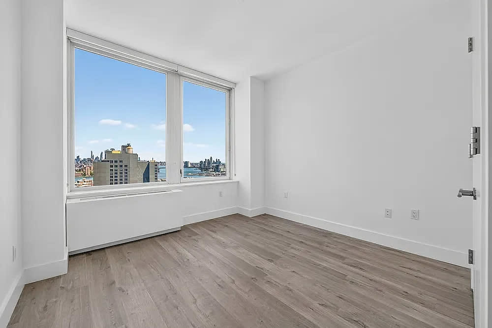 88 Fleet Pl Apt 14A – photo 2