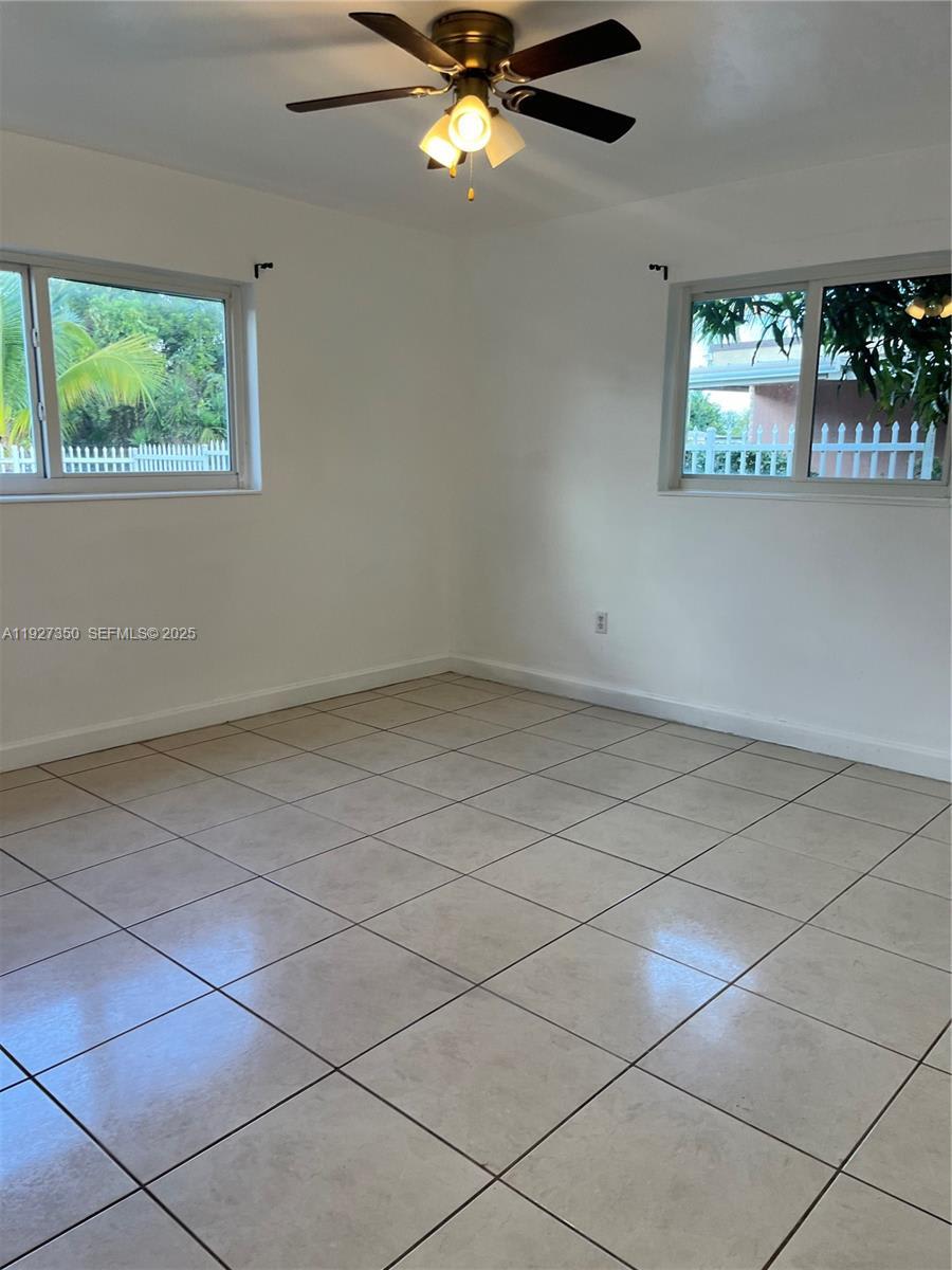150 NE 173rd St – photo 4