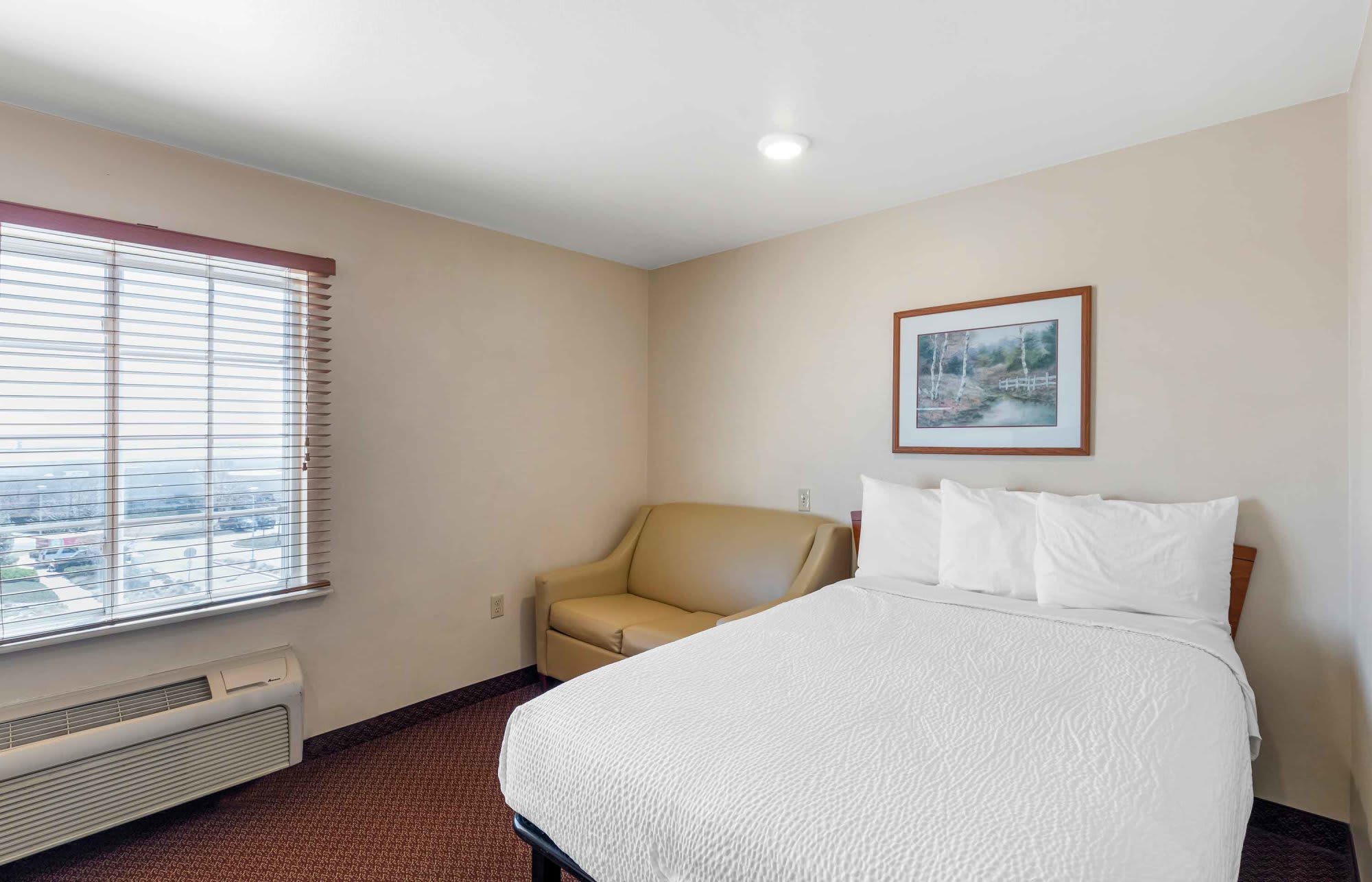 Loveland – photo 1