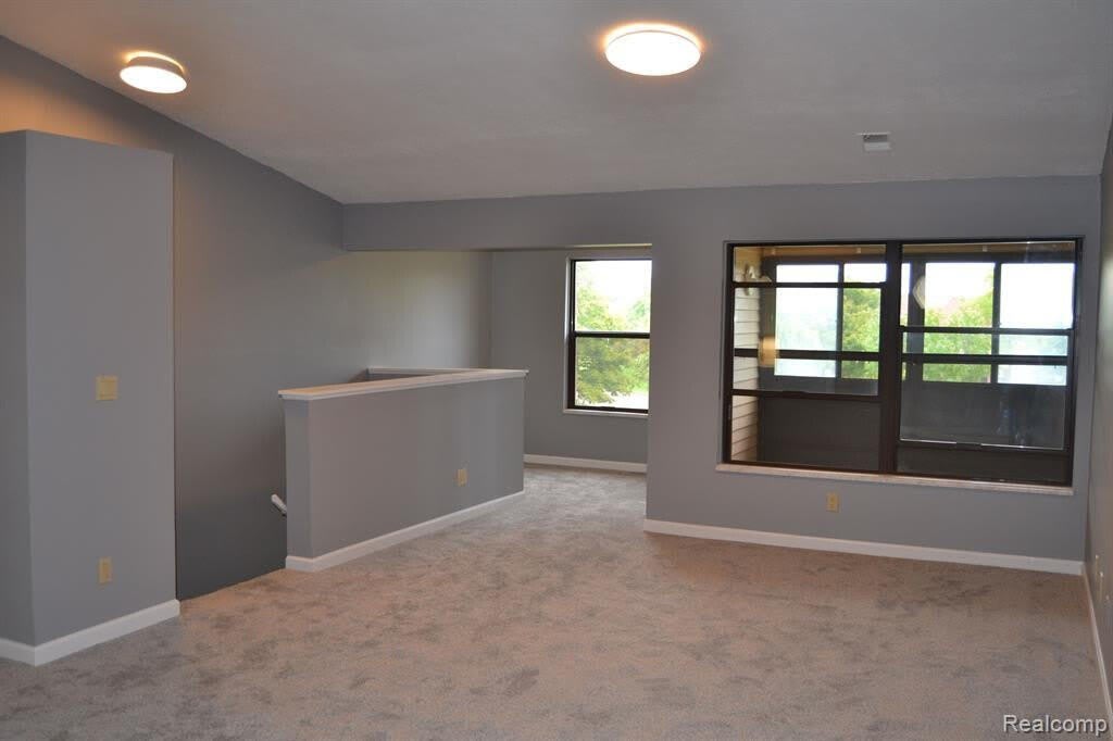 19259 Surrey Lane – photo 2