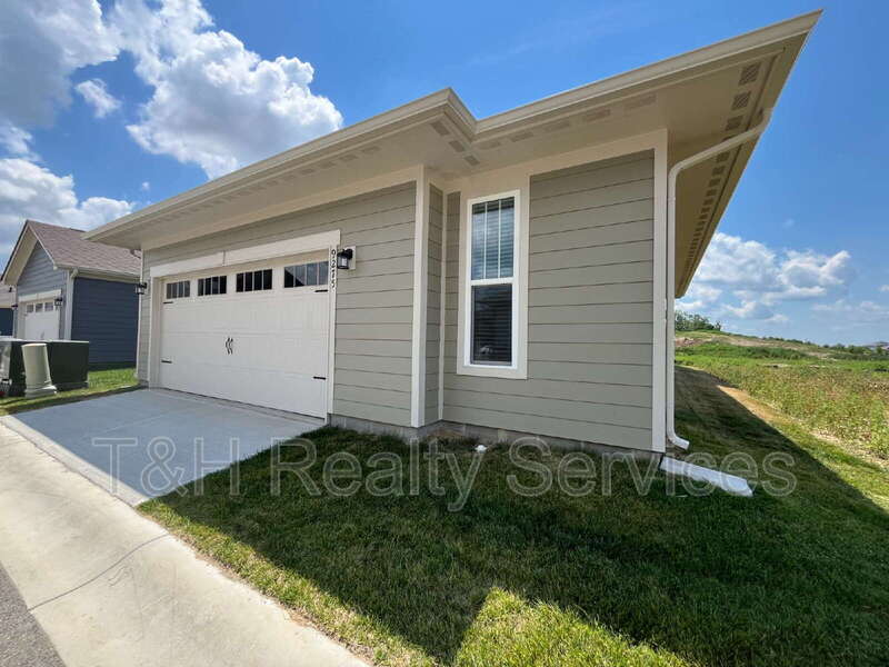9275 Loyola Way – photo 4