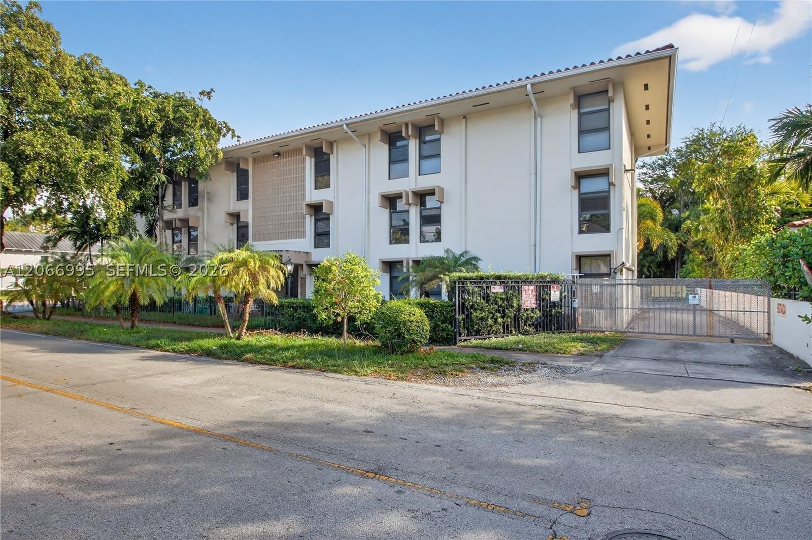 1600 S Le Jeune Rd – photo 2