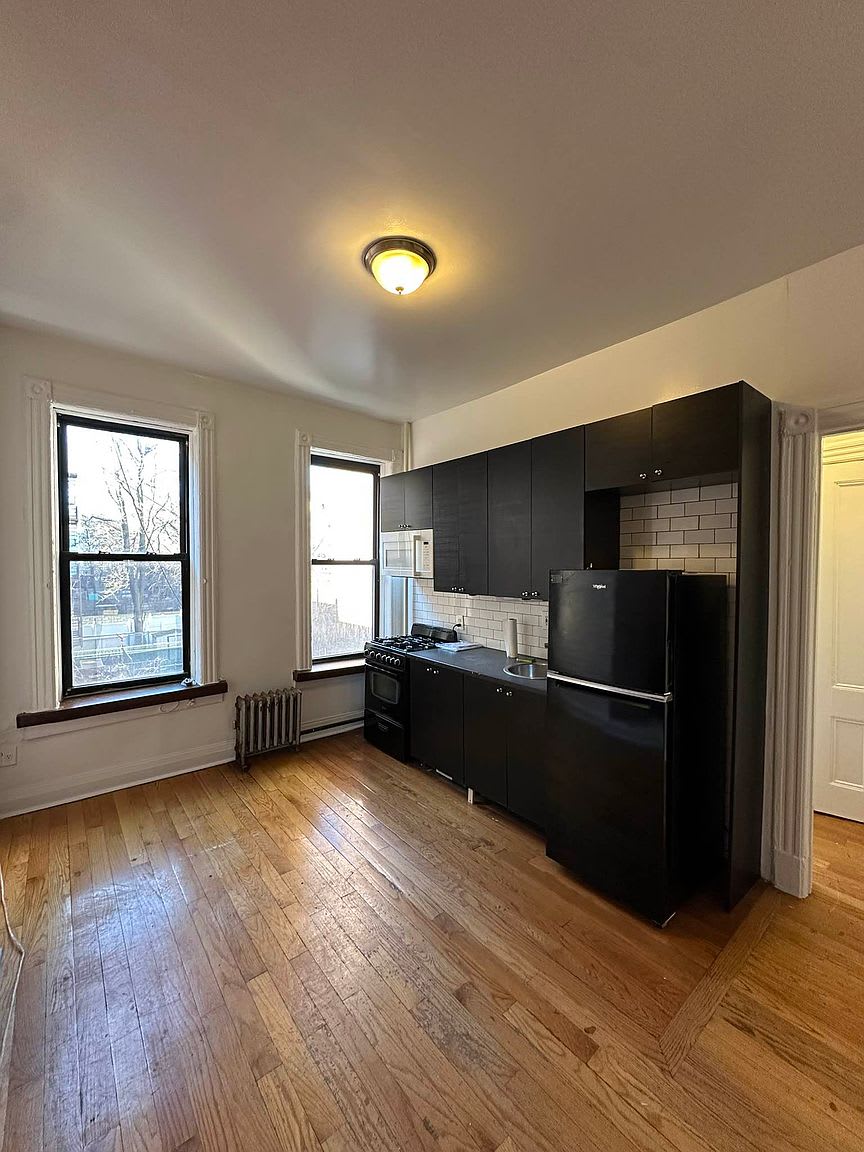 2293 Adam Clayton Powell Jr Blvd Apt 1F – photo 2