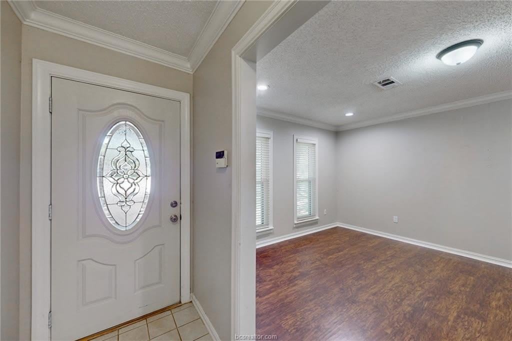 1407 Skrivanek Court – photo 2