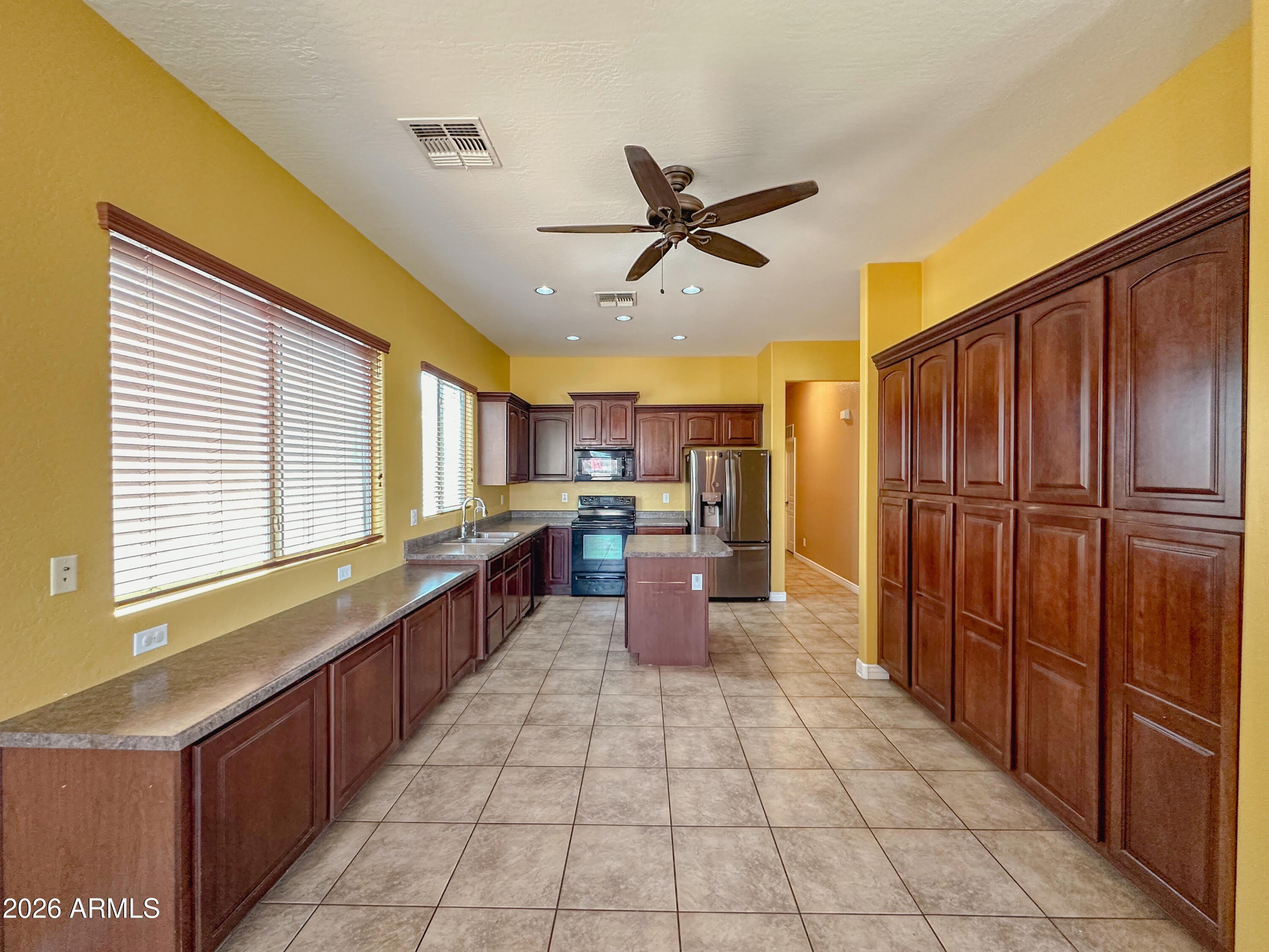 11034 W WASHINGTON Street – photo 4