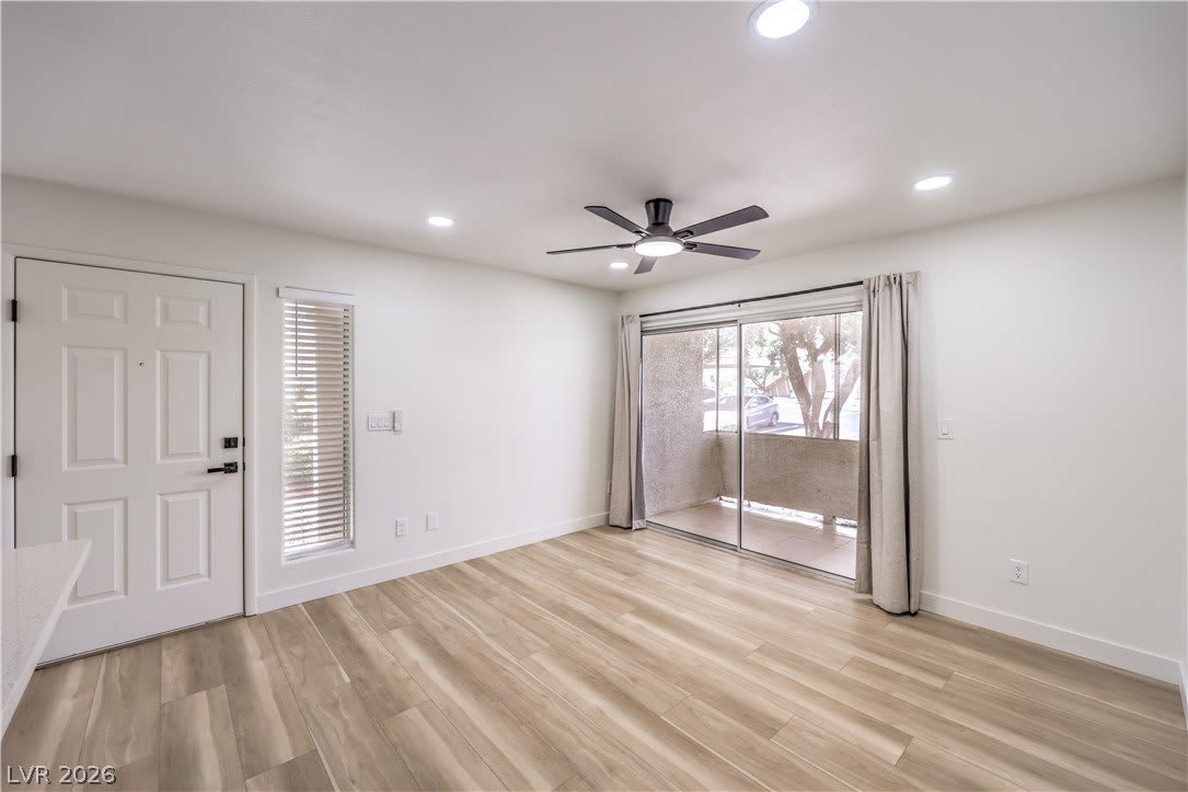3425 E Russell Road – photo 4