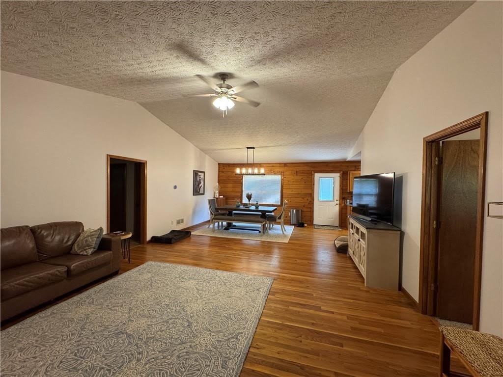 8911 Daerwater Drive – photo 4
