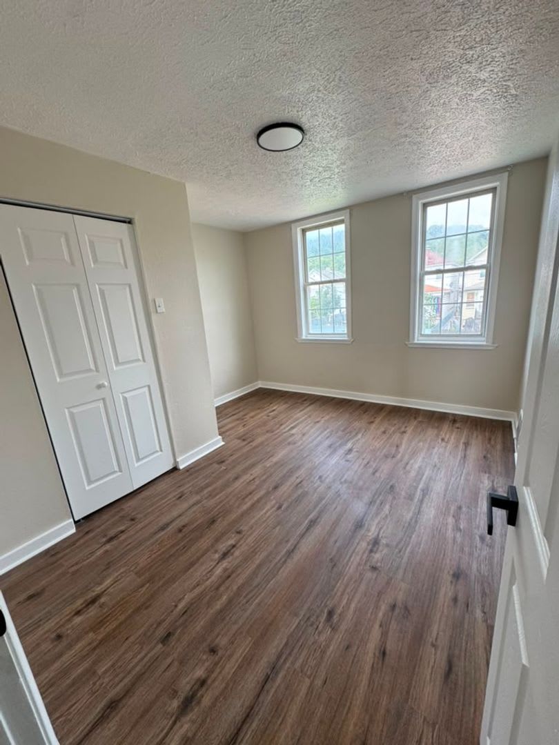 Comfortable 4BR House in McKees Rocks, Section 8 Considered!! – photo 4
