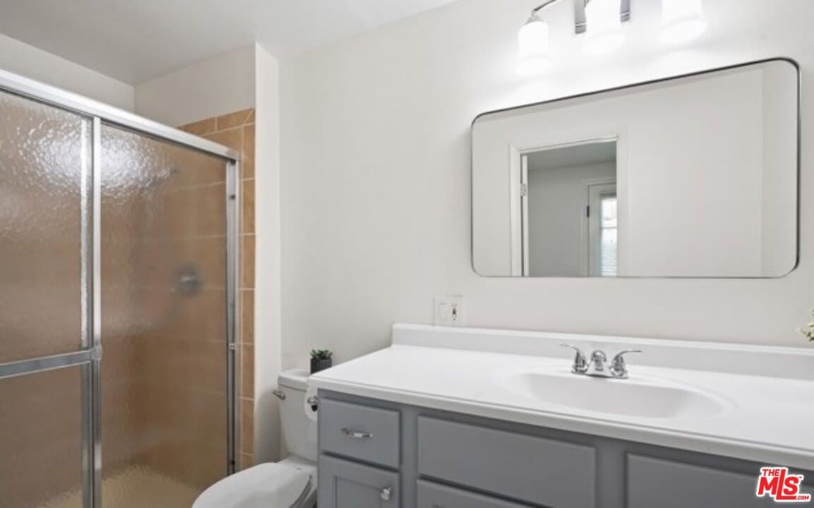 2590 Scott Pl – photo 5