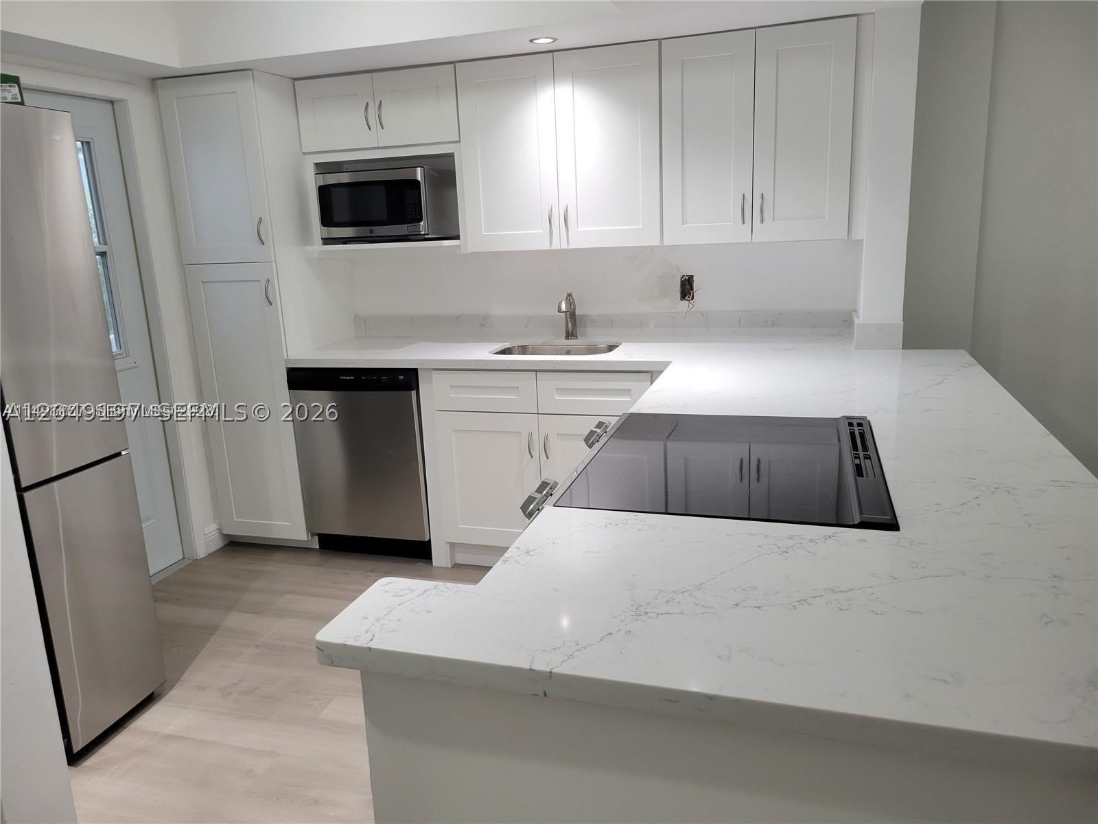 1333 E Hallandale Beach Blvd – photo 1