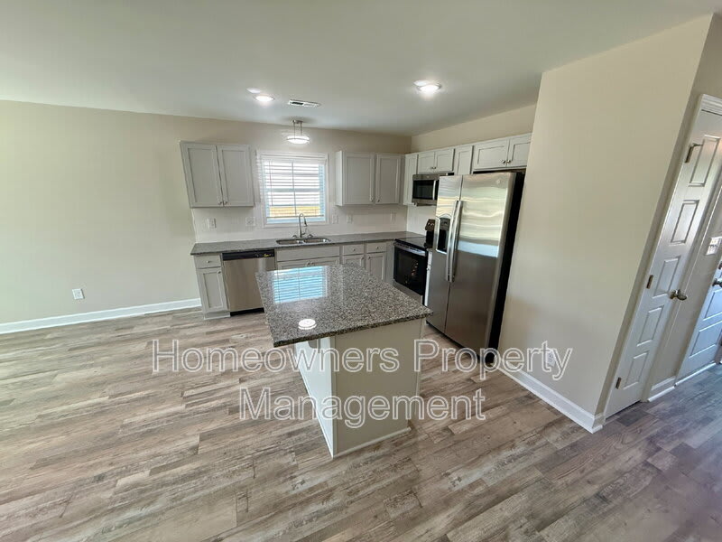 8103 King Rd – photo 3