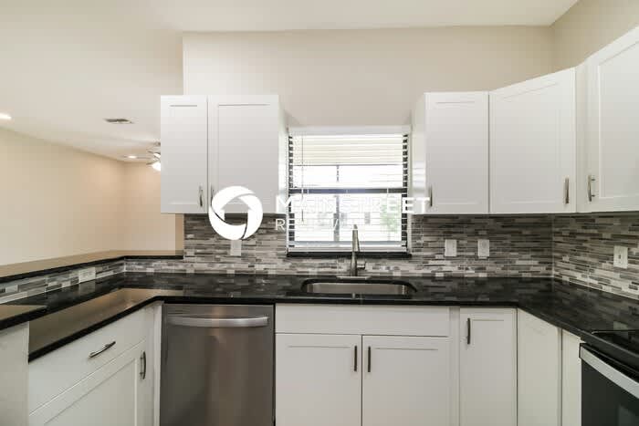 4510 6th Street West – photo 5