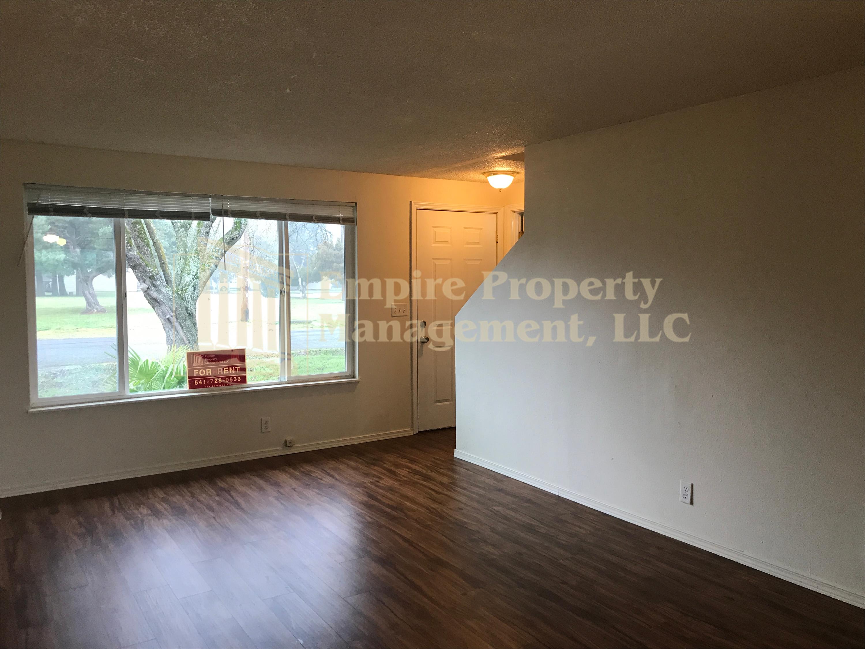 549 Honeysuckle Lane – photo 4