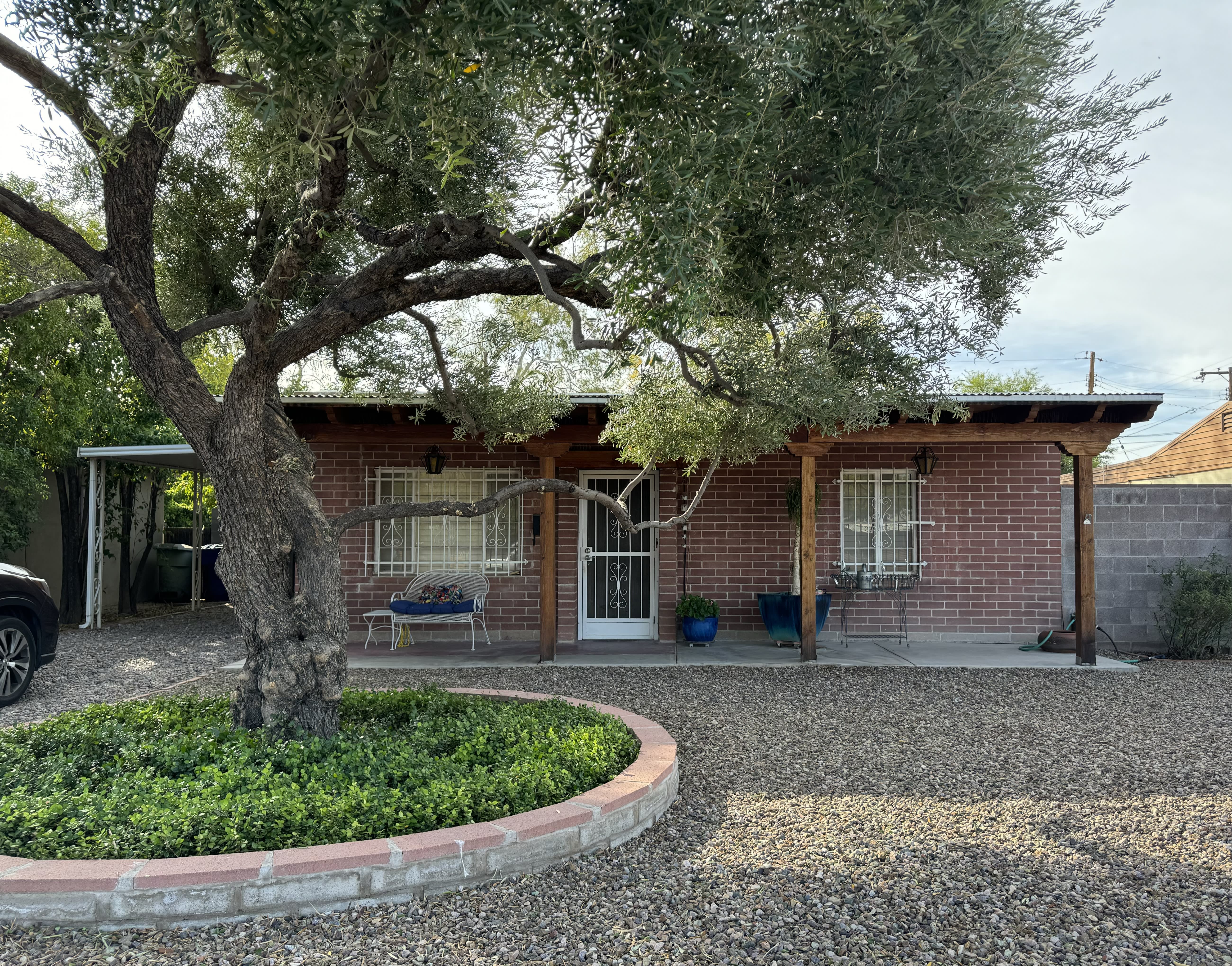 2608 East Sylvia Street – photo 2