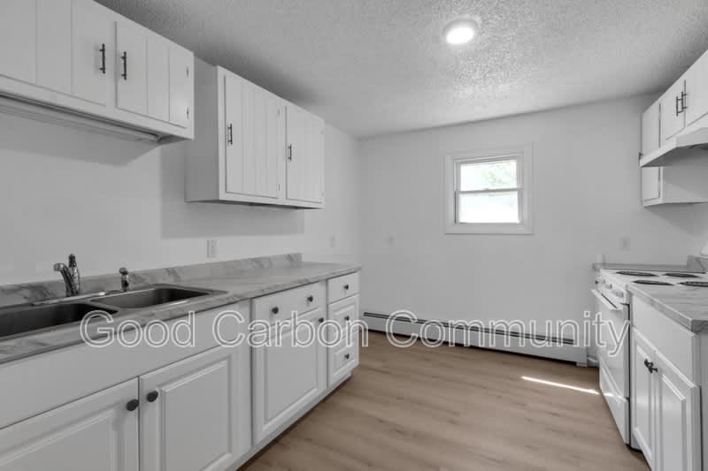 3904 Seneca St – photo 4