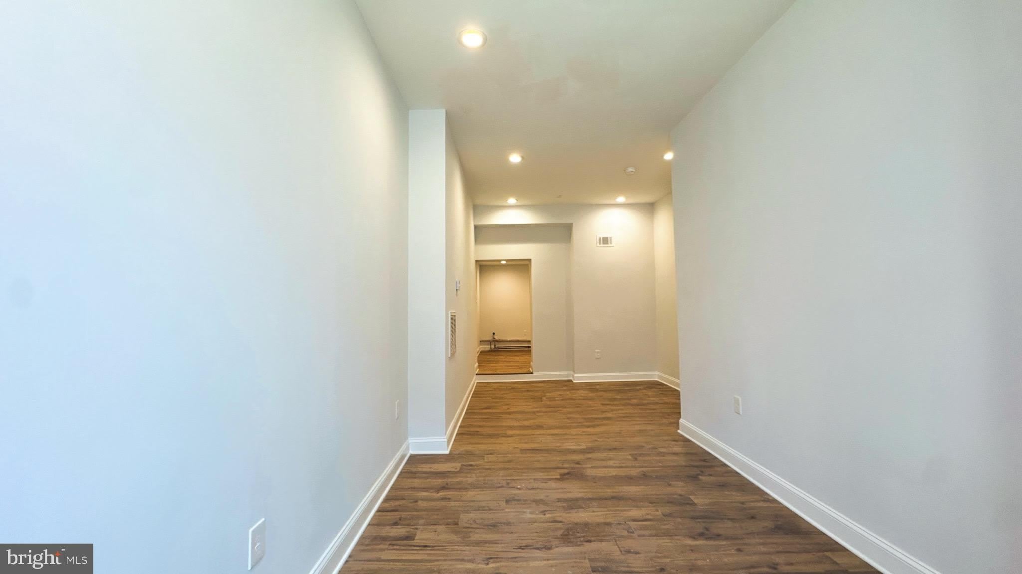 227 W MULBERRY Street – photo 3