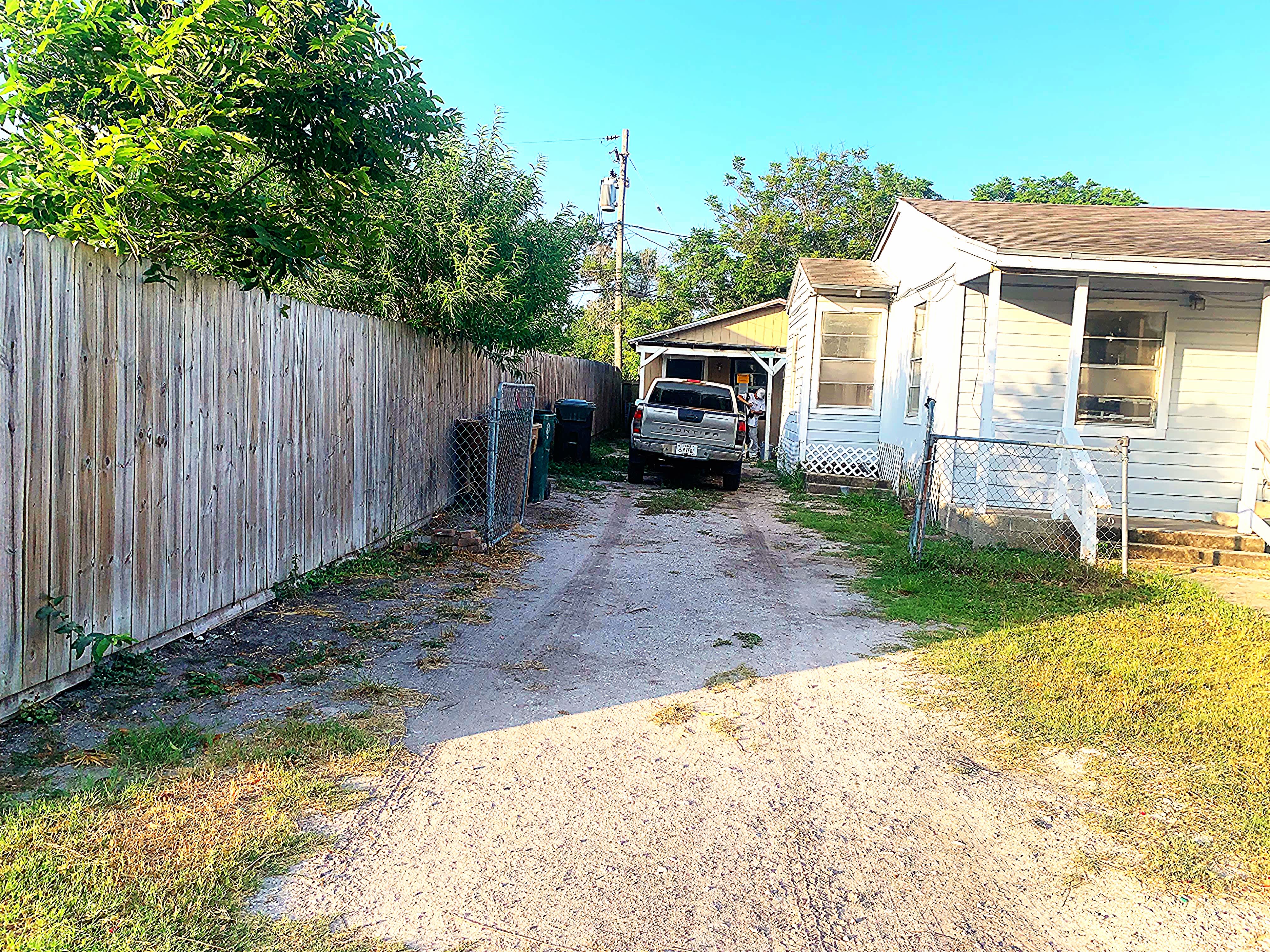2017 Yale St – photo 4