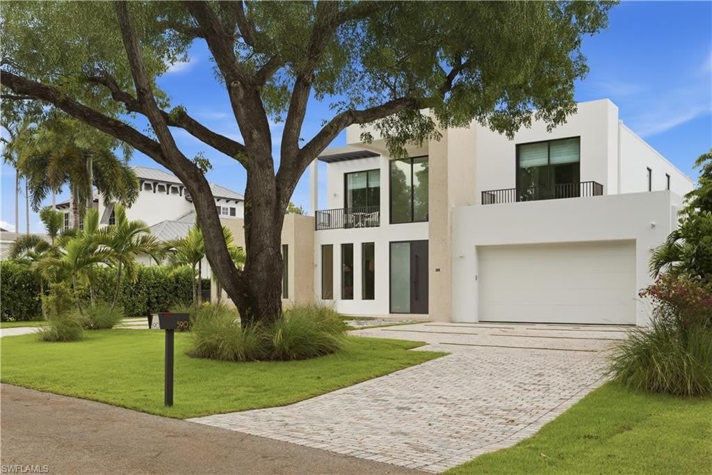 590 6Th Ave N – photo 2