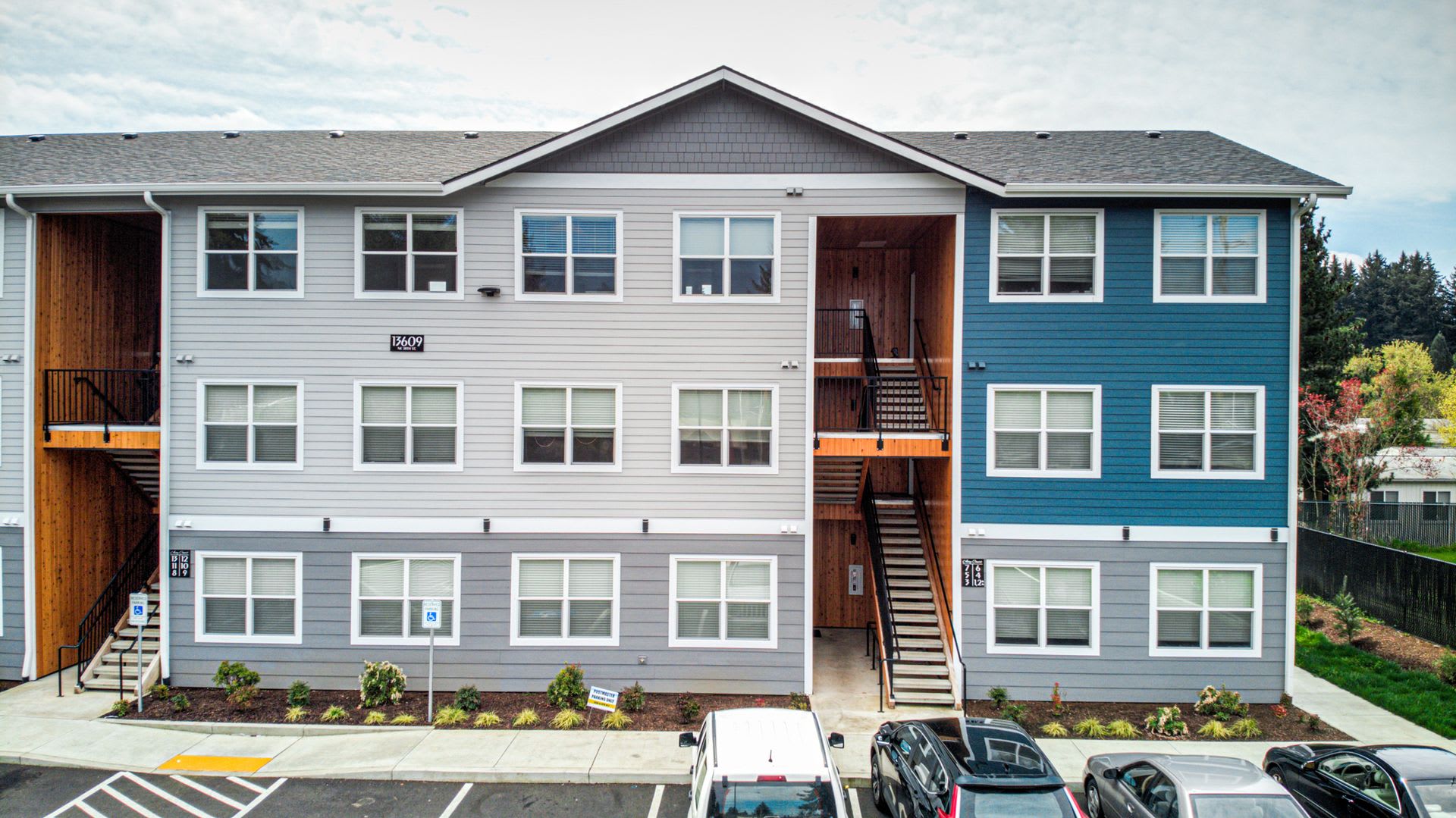 L13609 -- Avey Court Apartments – photo 2