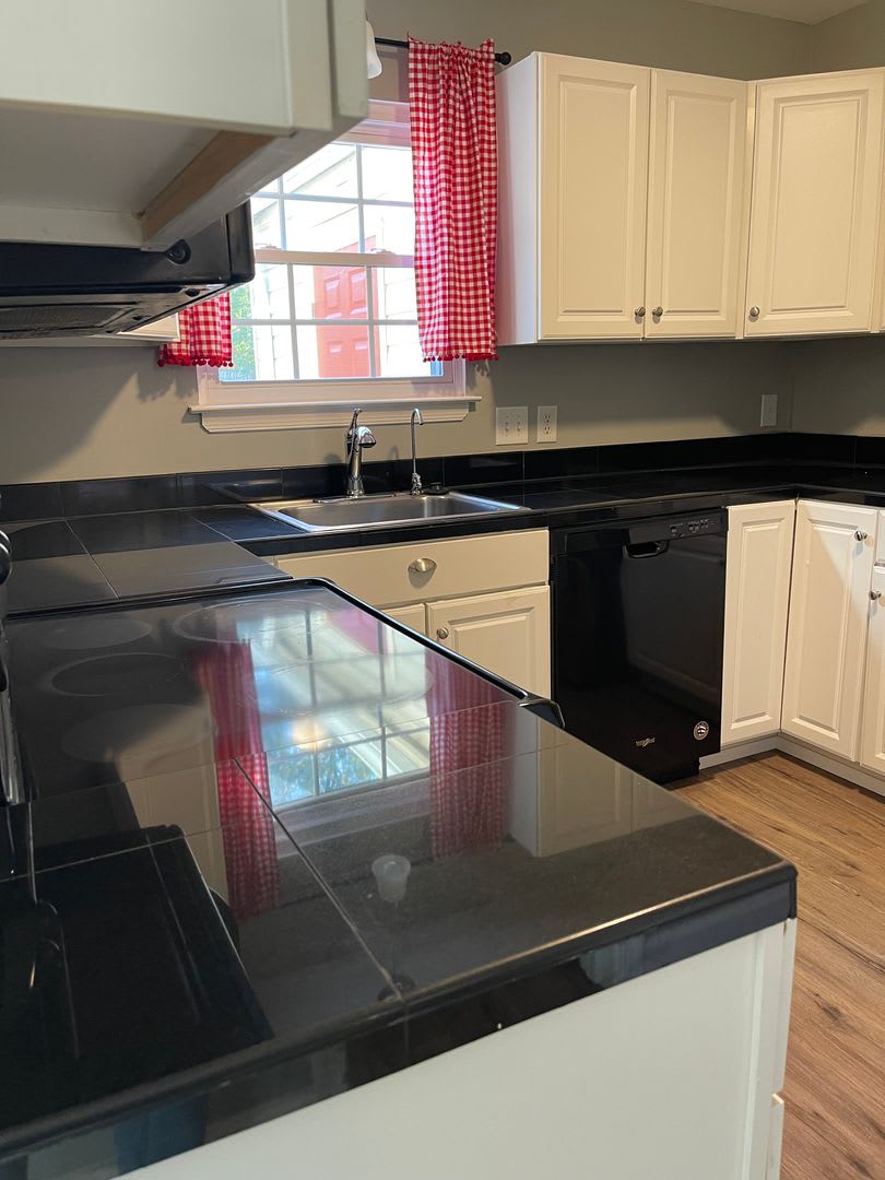 SPOTSYLVANIA END UNIT TOWNHOUSE FOR RENT – photo 2