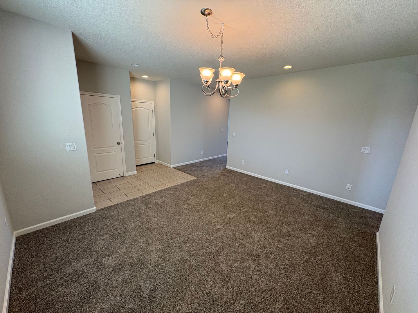 Spacious 4 Bed 2 Bath Home with Solar! – photo 3