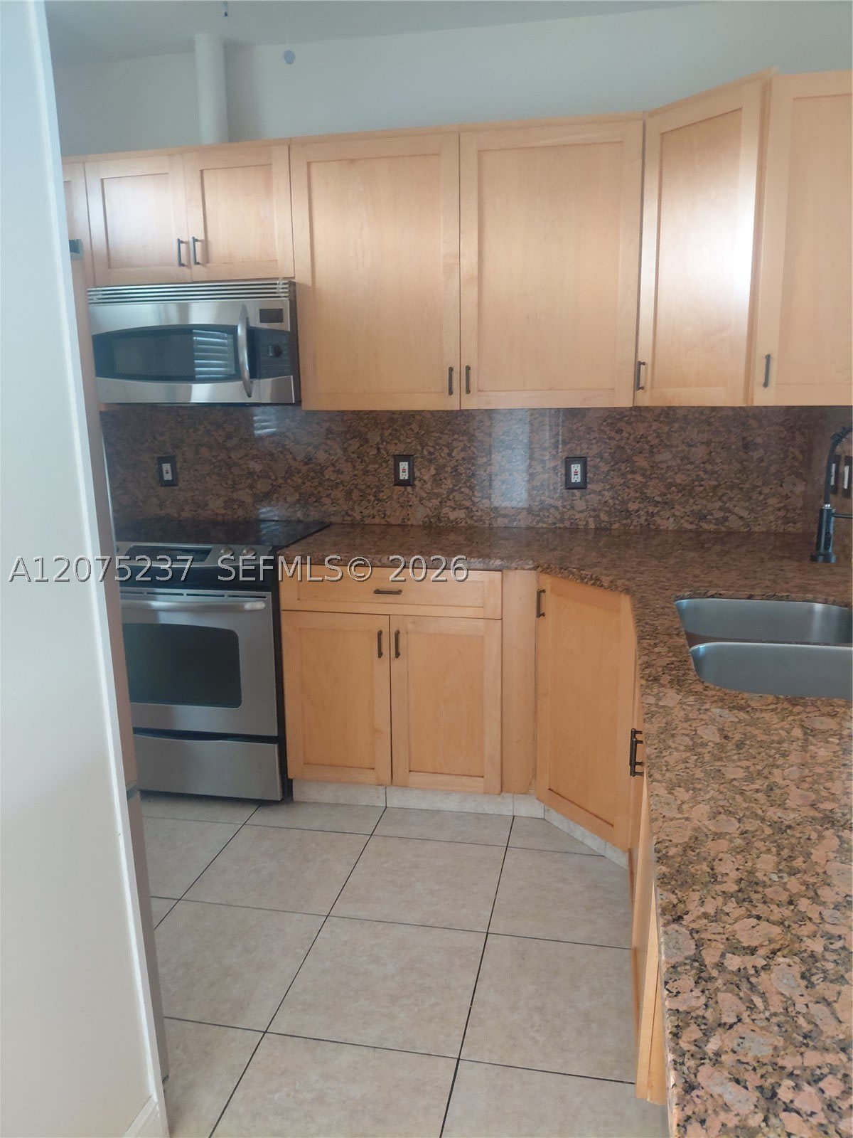 5495 Nw 10Th Ct – photo 2