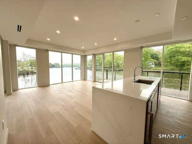 251 Riverside Avenue – photo 2