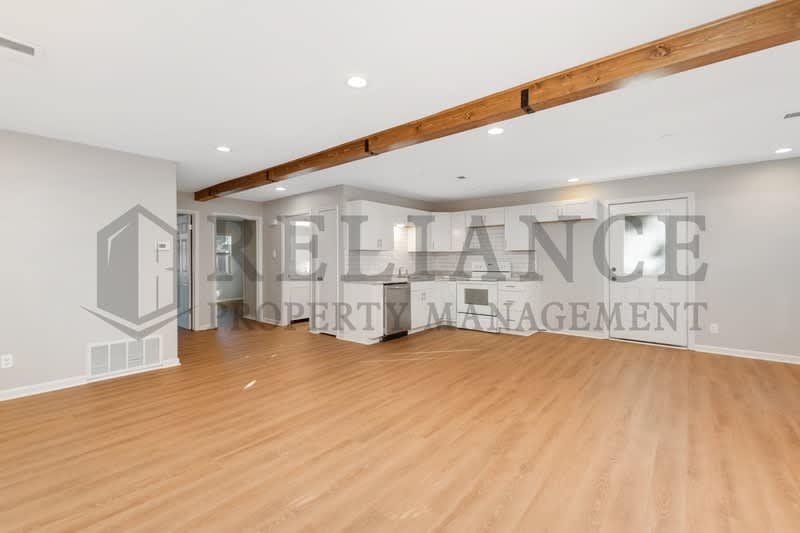 300 West Breese Avenue – photo 5