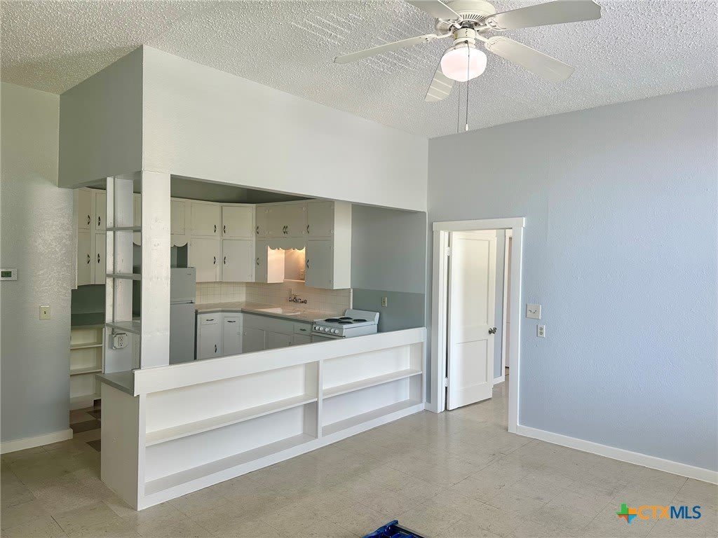 140 1/2 E San Antonio – photo 4