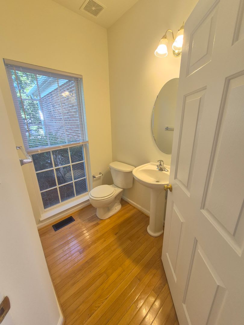 Fredericksburg's Finest Home! – photo 5