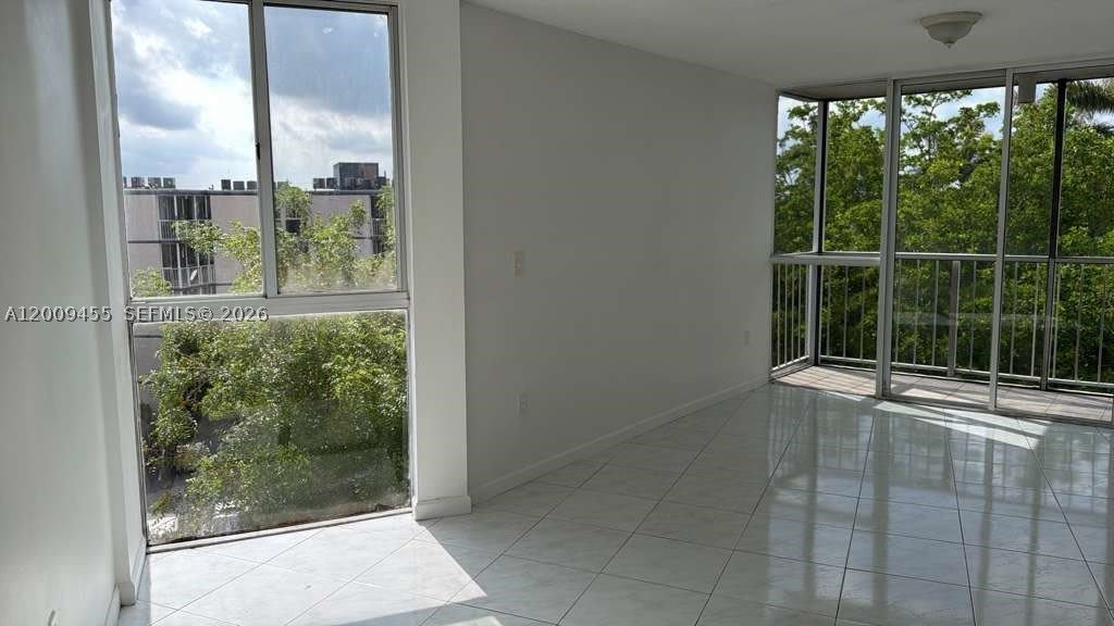 6995 NW 186th St – photo 1