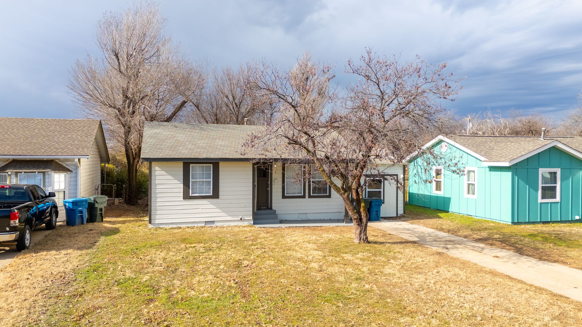 Check out this 2 bedroom home! – photo 2