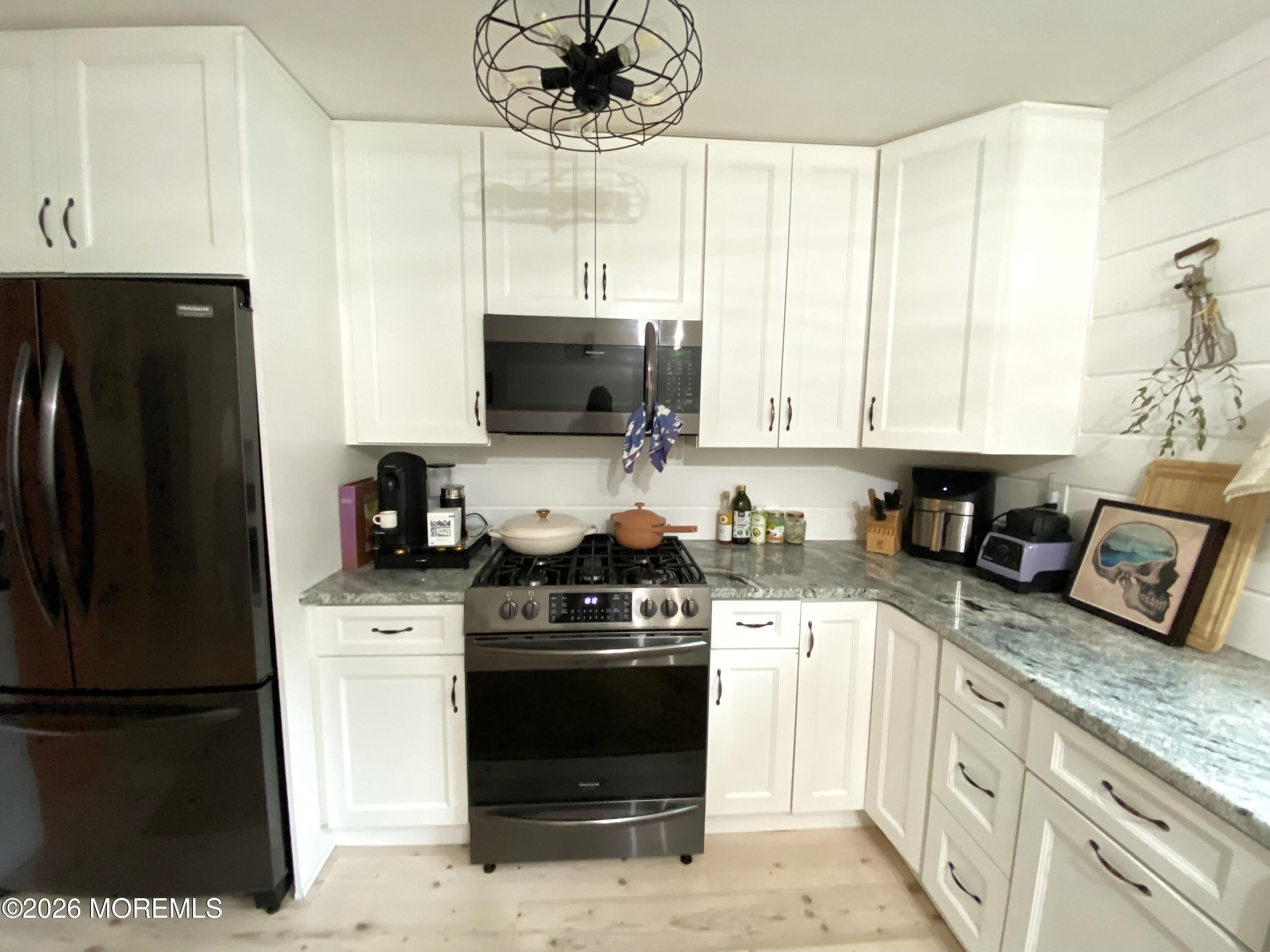 1641 Elm Avenue – photo 3